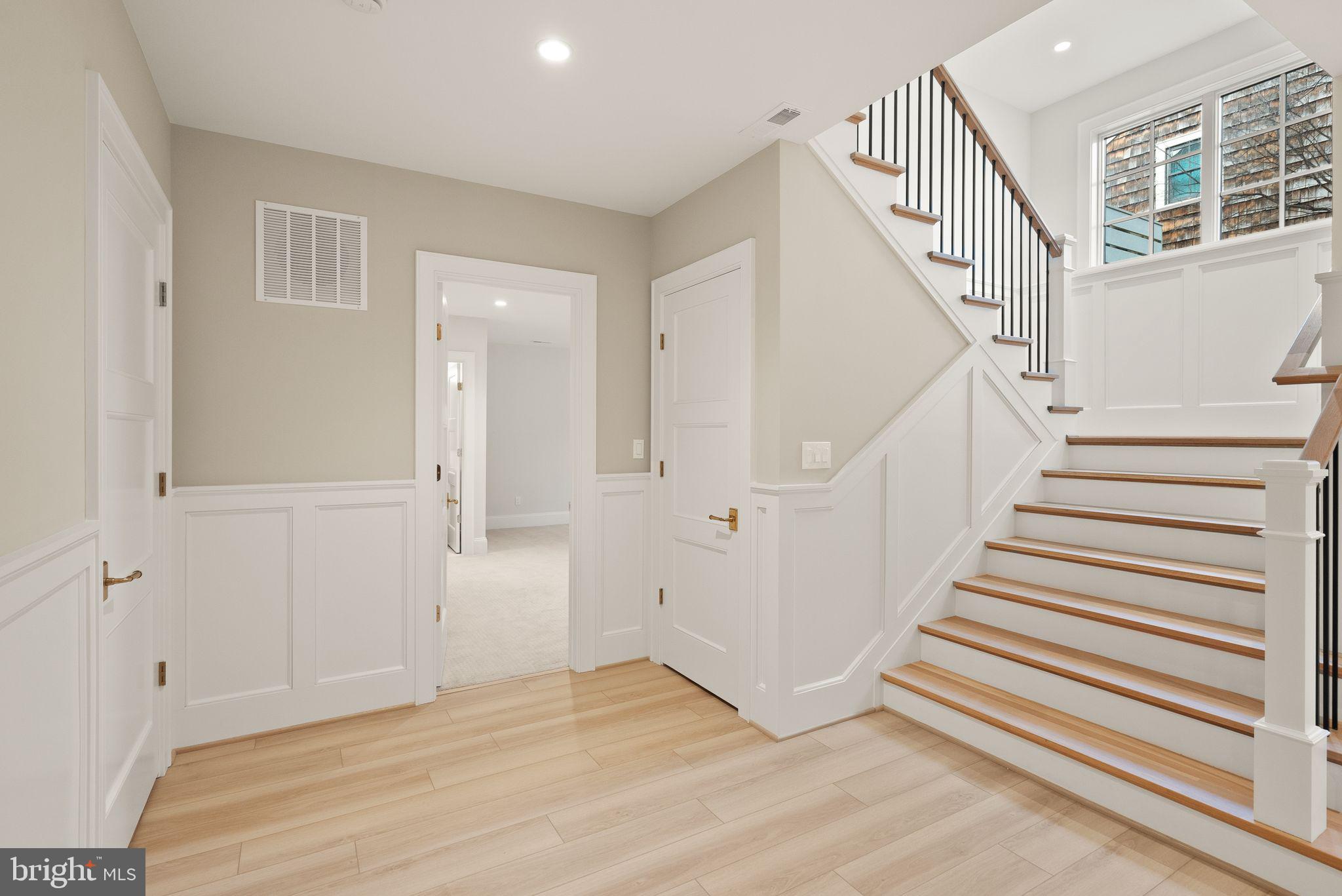 COUNTRY CLUB GROVE - Residential