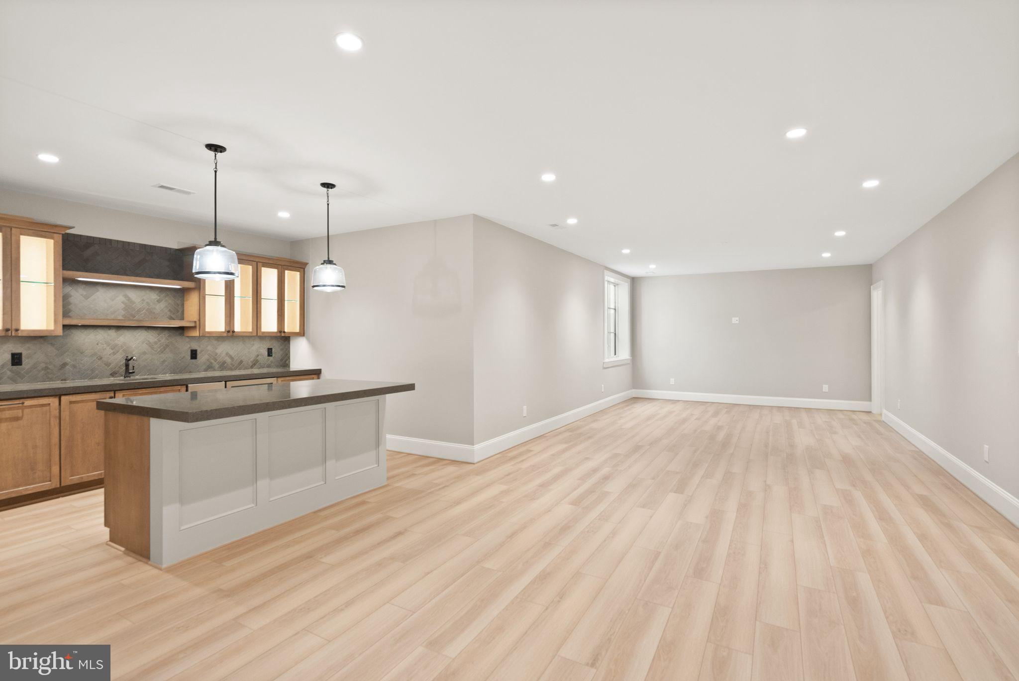 COUNTRY CLUB GROVE - Residential