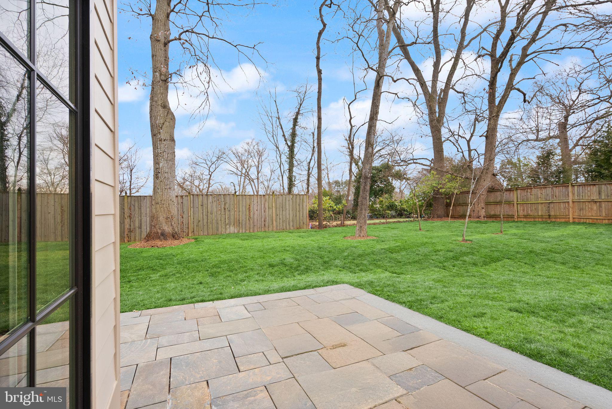 COUNTRY CLUB GROVE - Residential