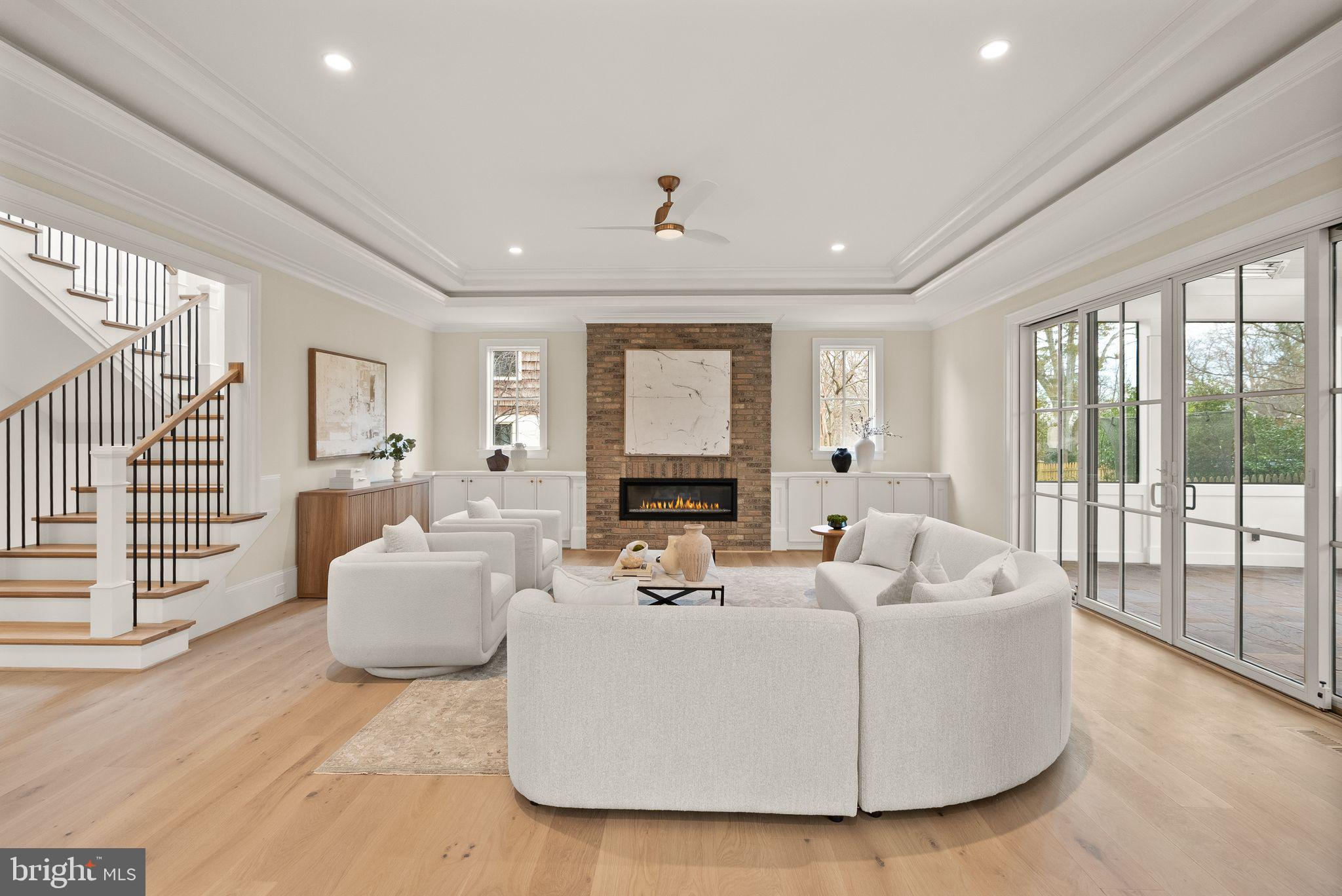 COUNTRY CLUB GROVE - Residential