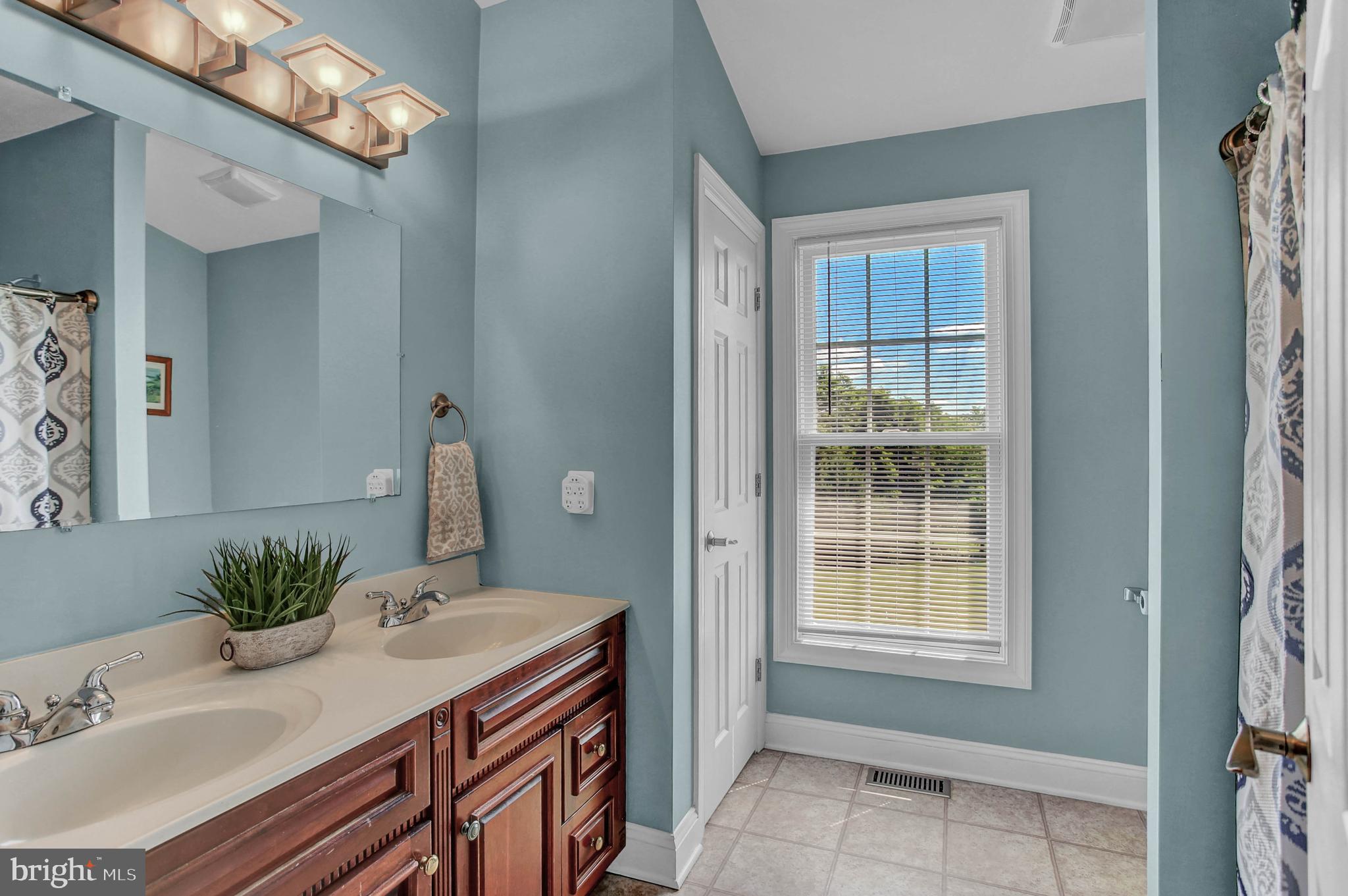 FOX CHASE - Residential