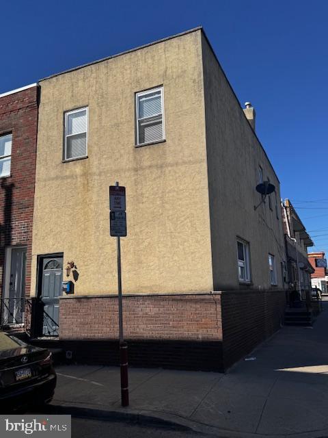 Corner Duplex, very easy to rent, the bus stops  are on 10th street and Snyder Ave.  Both units are renovated over the time of this  ownership. Turn key investment properties.