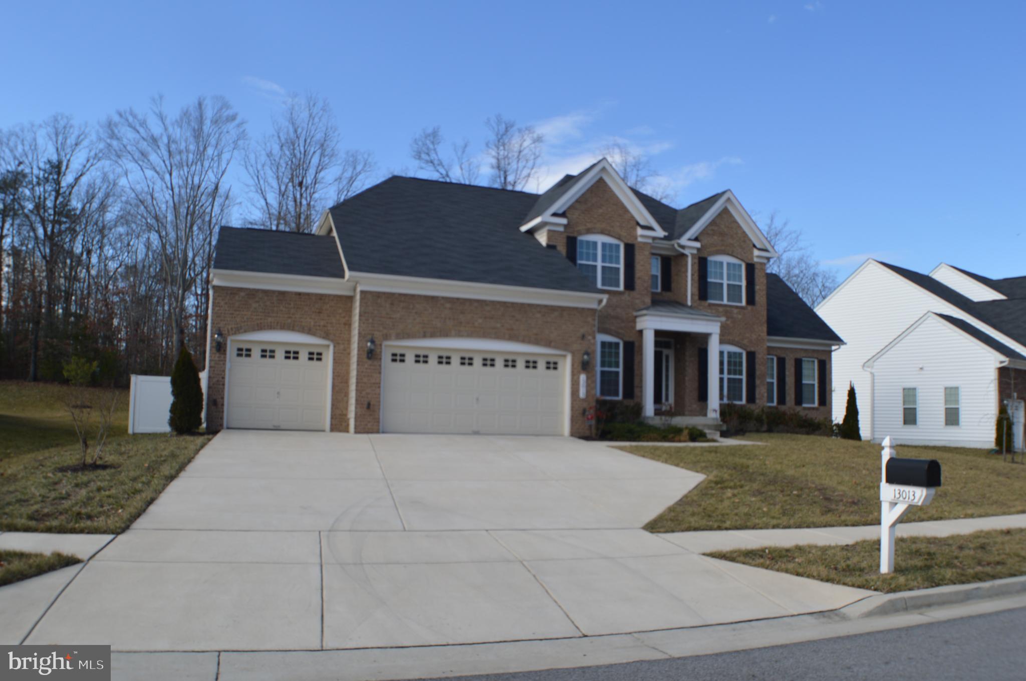 SAVANNAH VILLAGE - Residential Lease