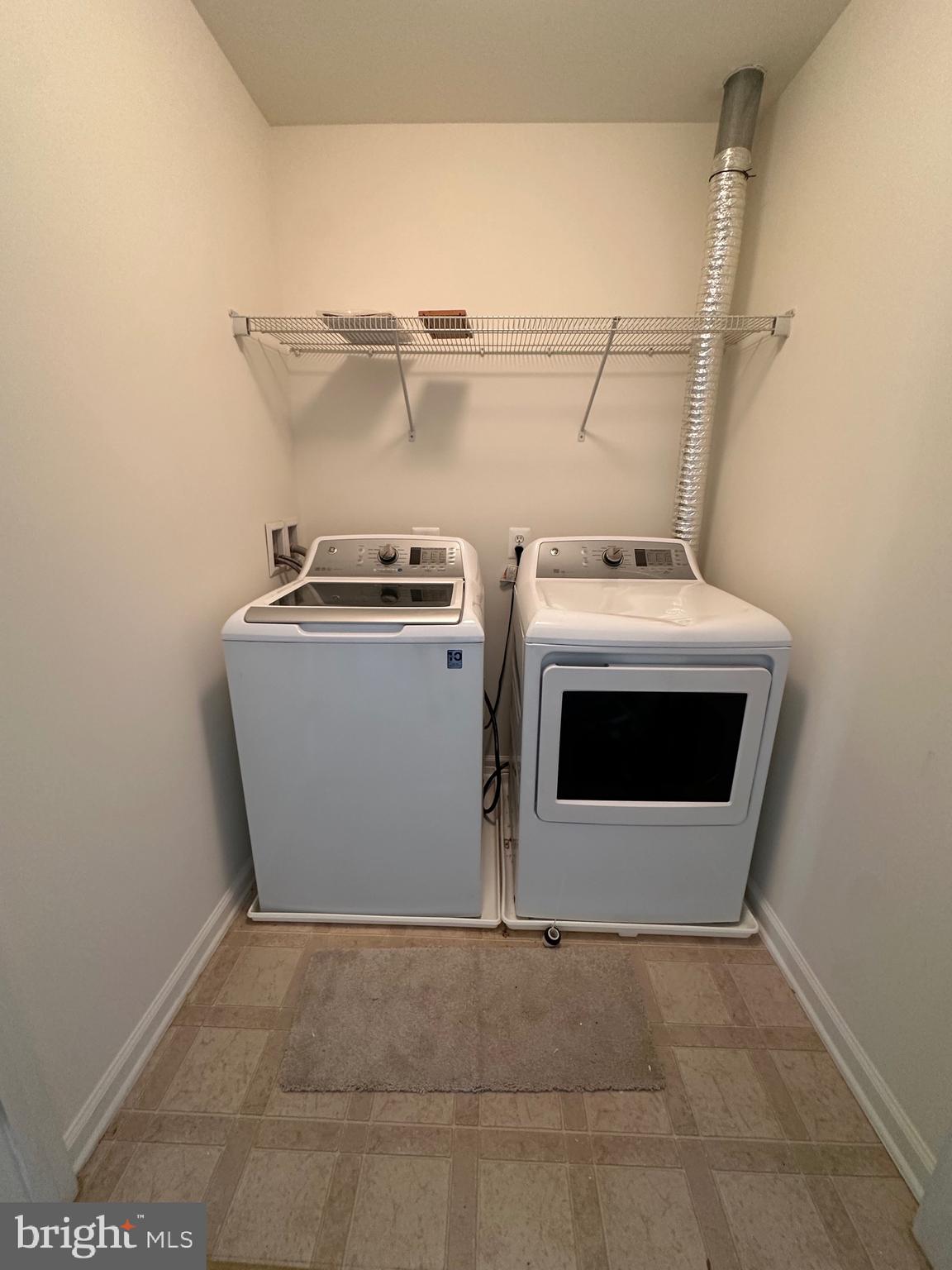 CENTREVILLE CROSSING - Residential Lease