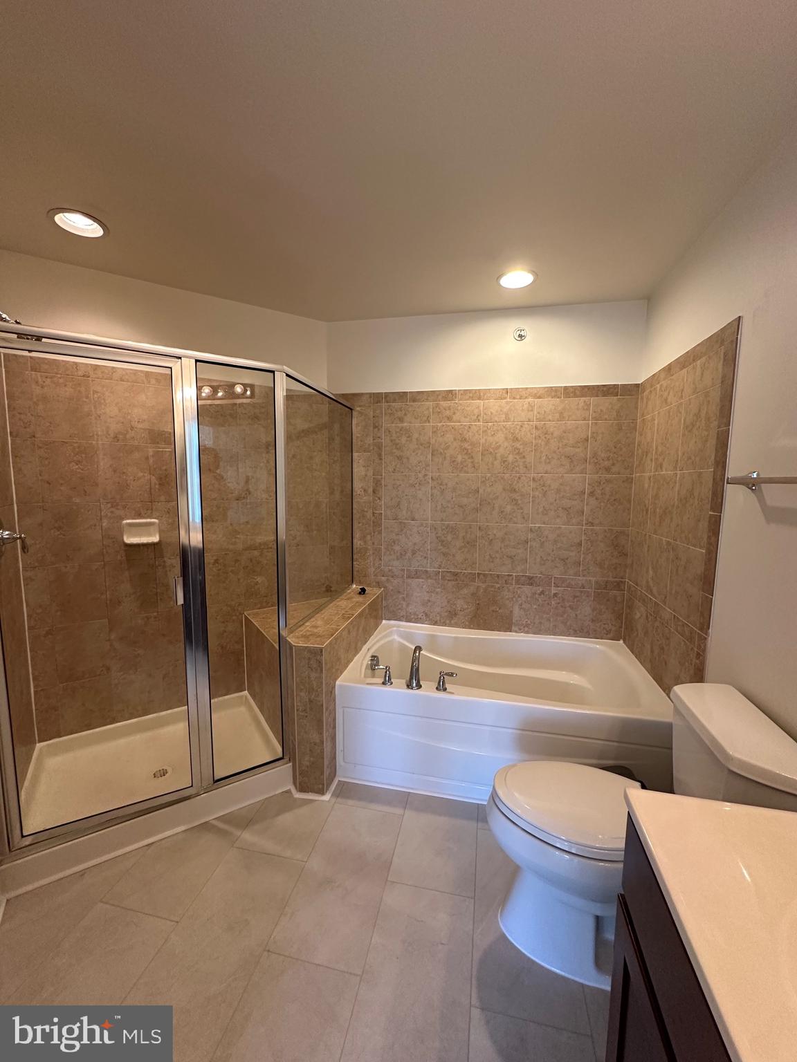 CENTREVILLE CROSSING - Residential Lease