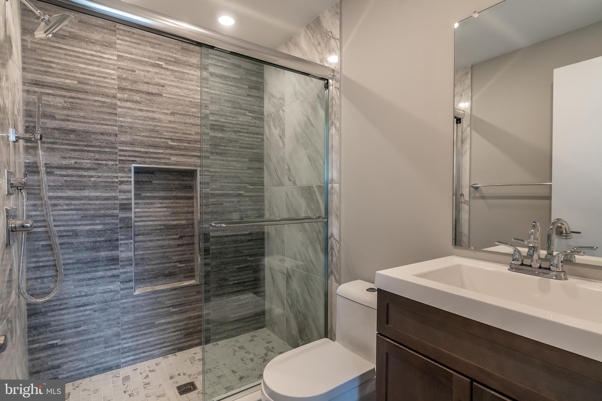POINT BREEZE - Residential Lease
