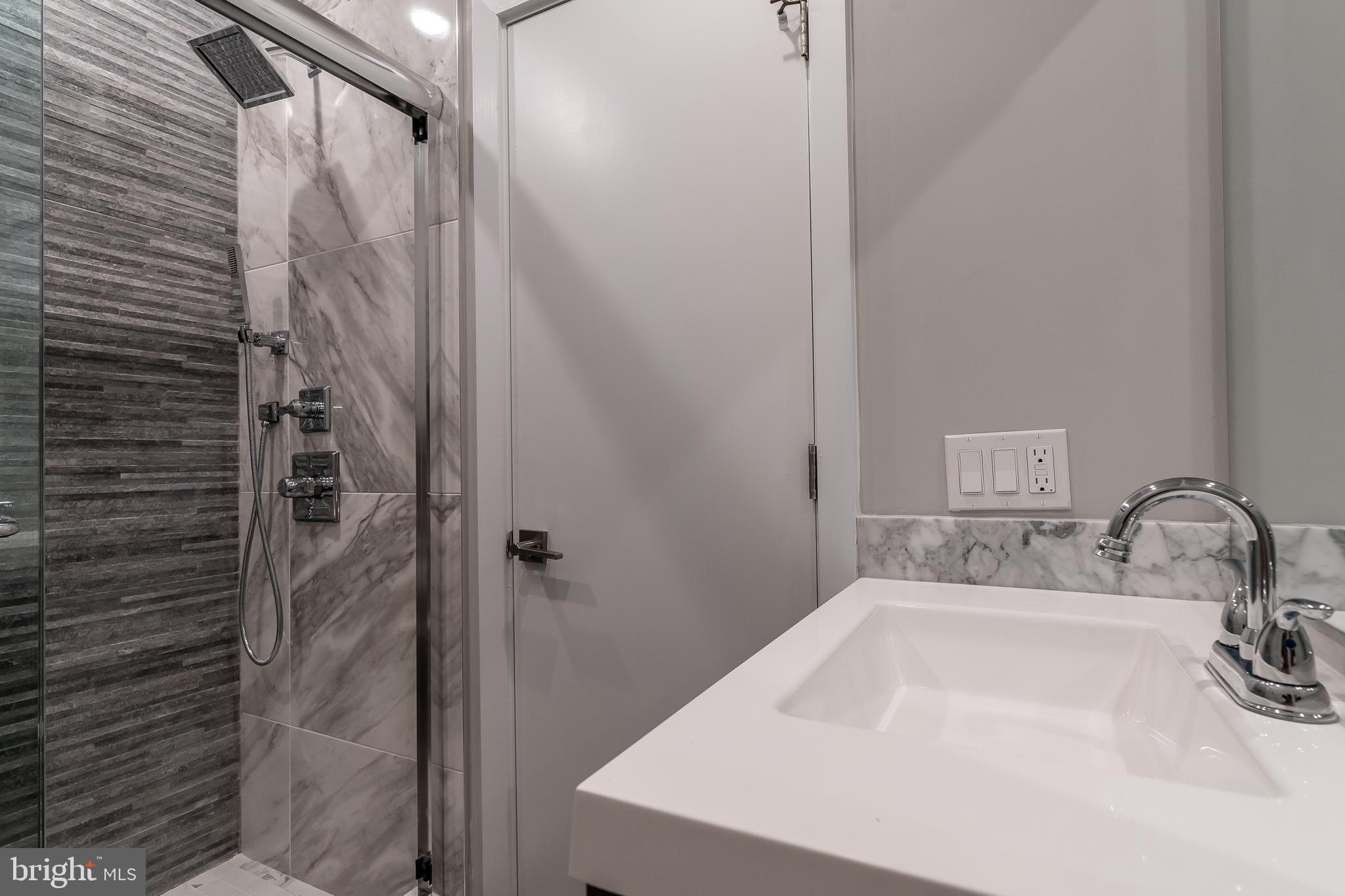 POINT BREEZE - Residential Lease