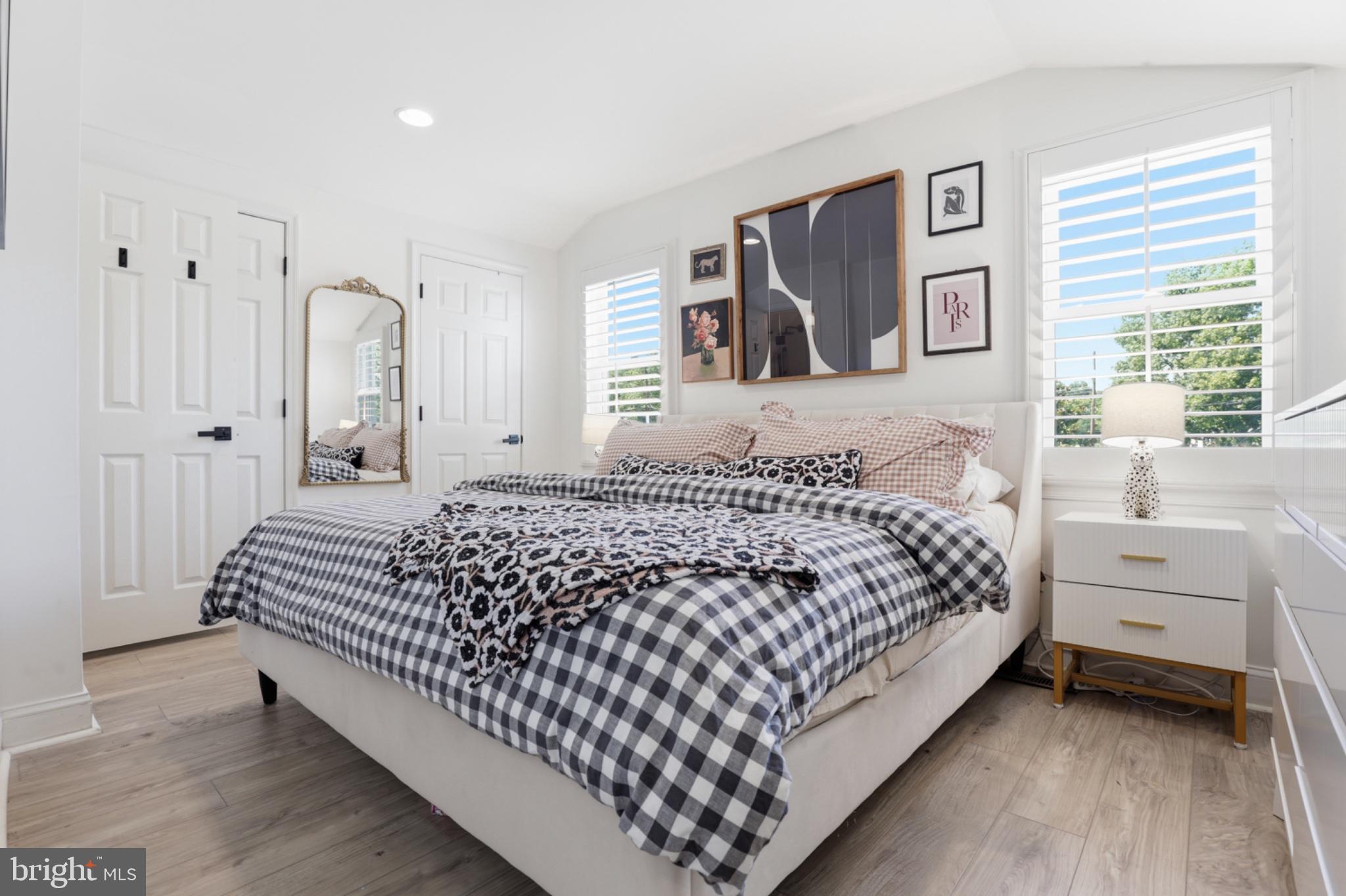 WOODRIDGE - Residential
