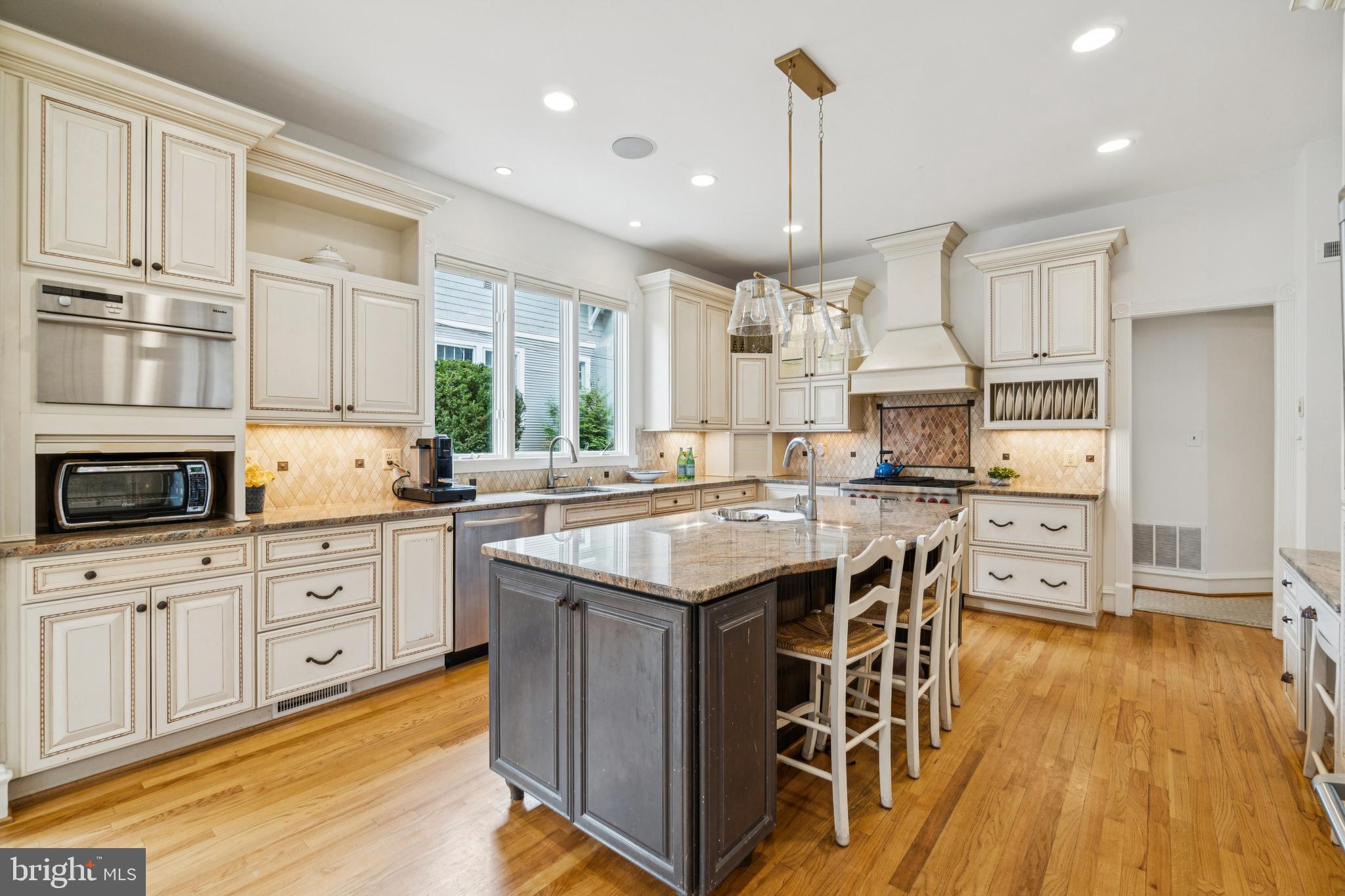 CHEVY CHASE - Residential