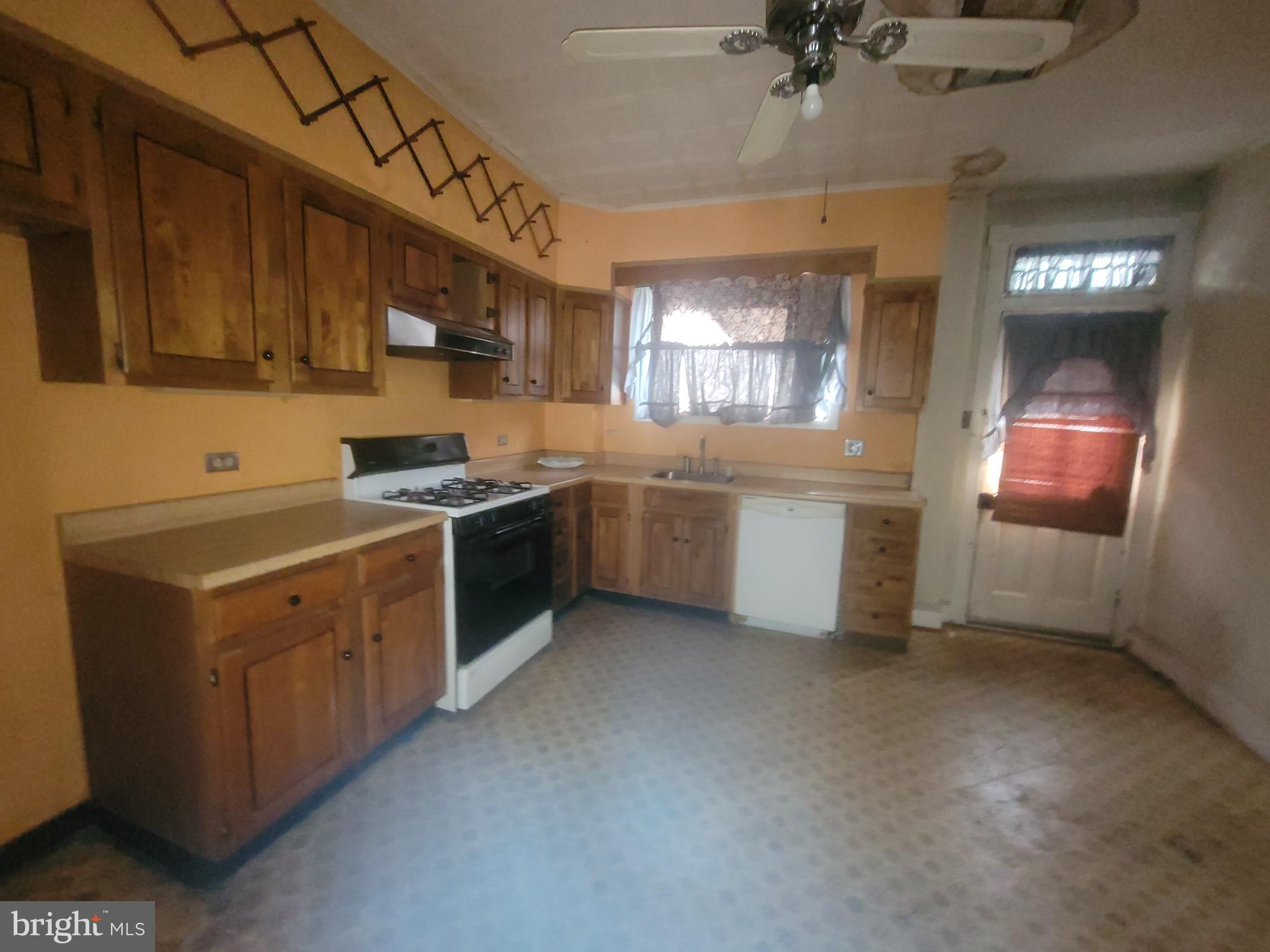 BALTIMORE HIGHLANDS - Residential