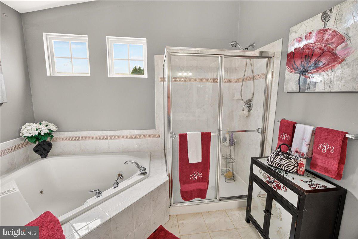 JENNA ESTATES - Residential