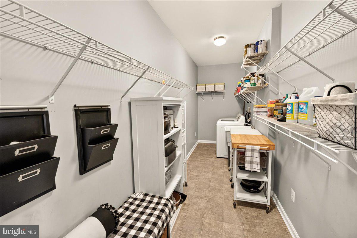 JENNA ESTATES - Residential