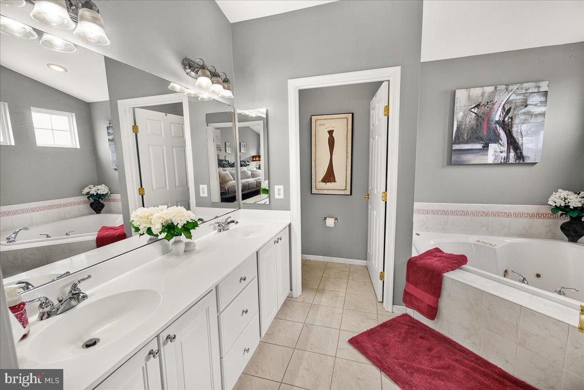 JENNA ESTATES - Residential