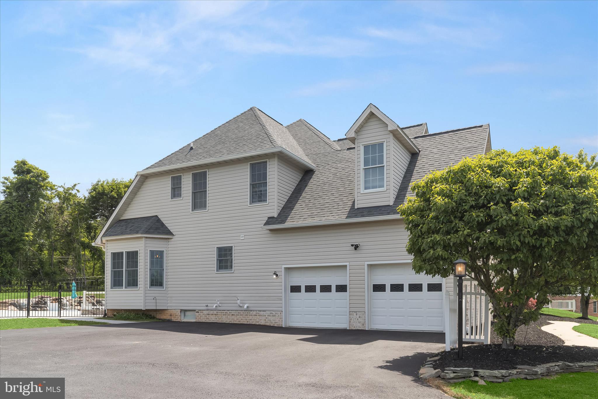 HADDON HURST - Residential