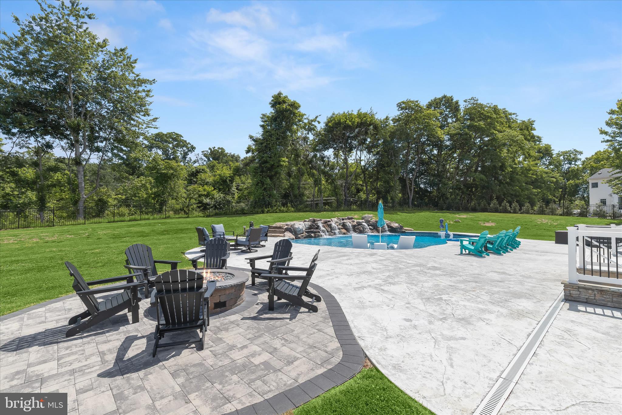 HADDON HURST - Residential