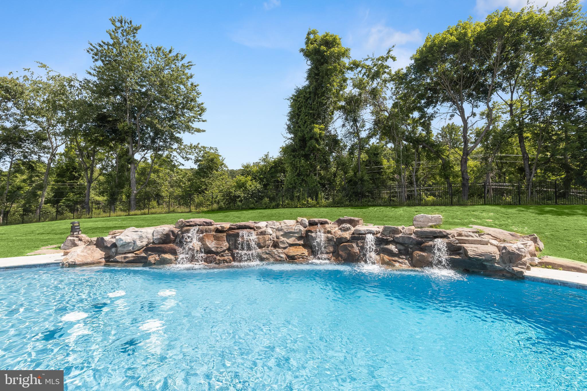 HADDON HURST - Residential