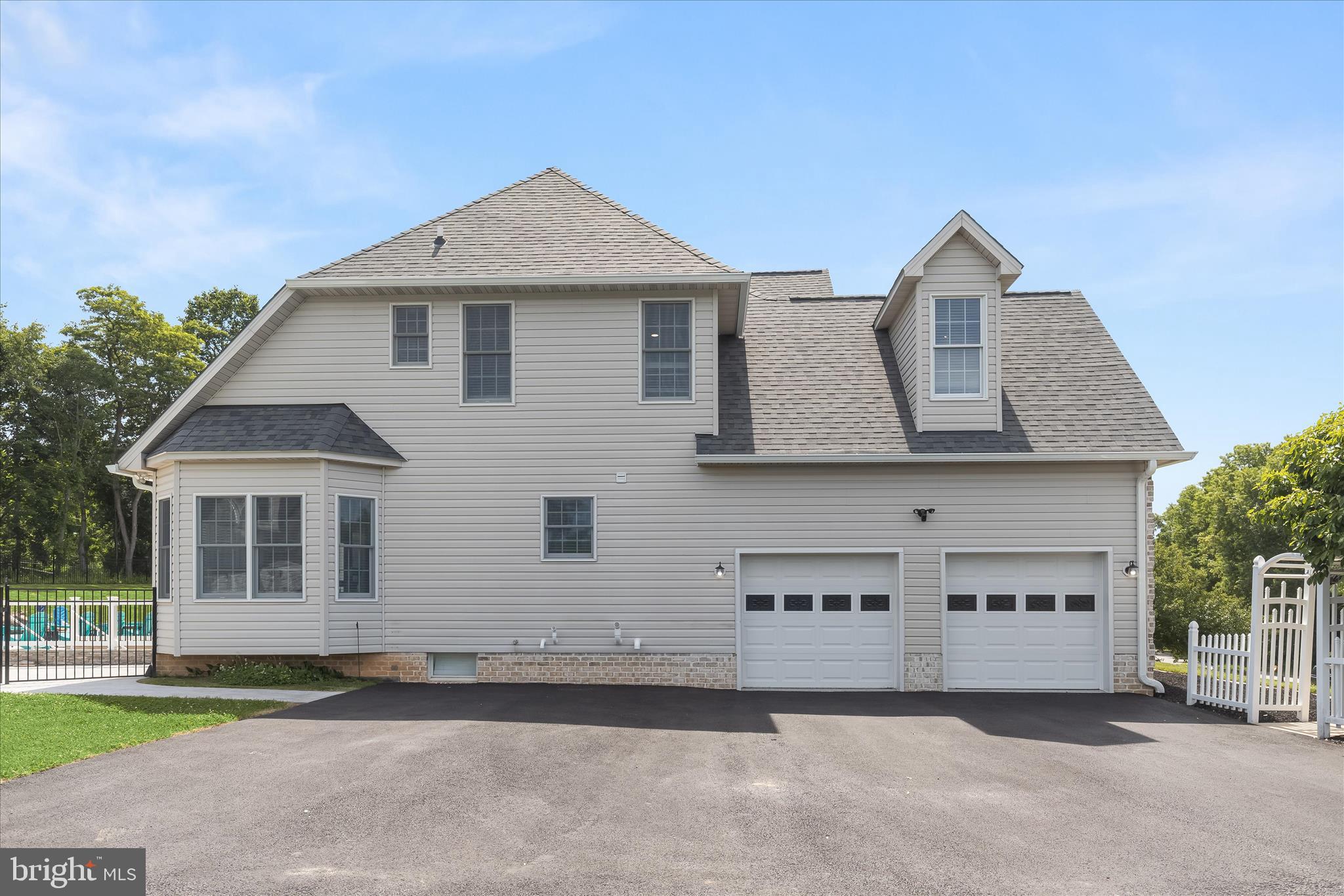 HADDON HURST - Residential