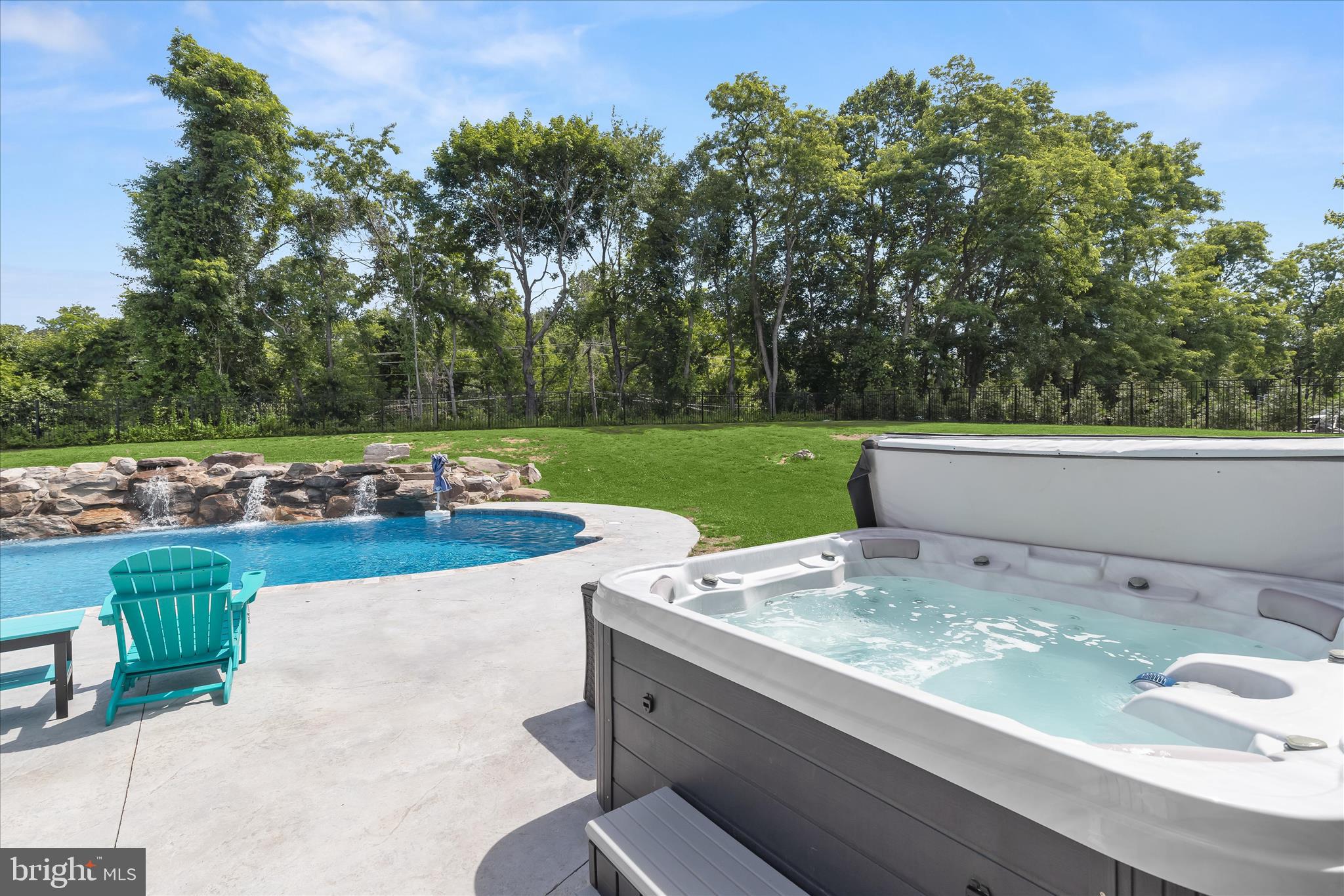 HADDON HURST - Residential