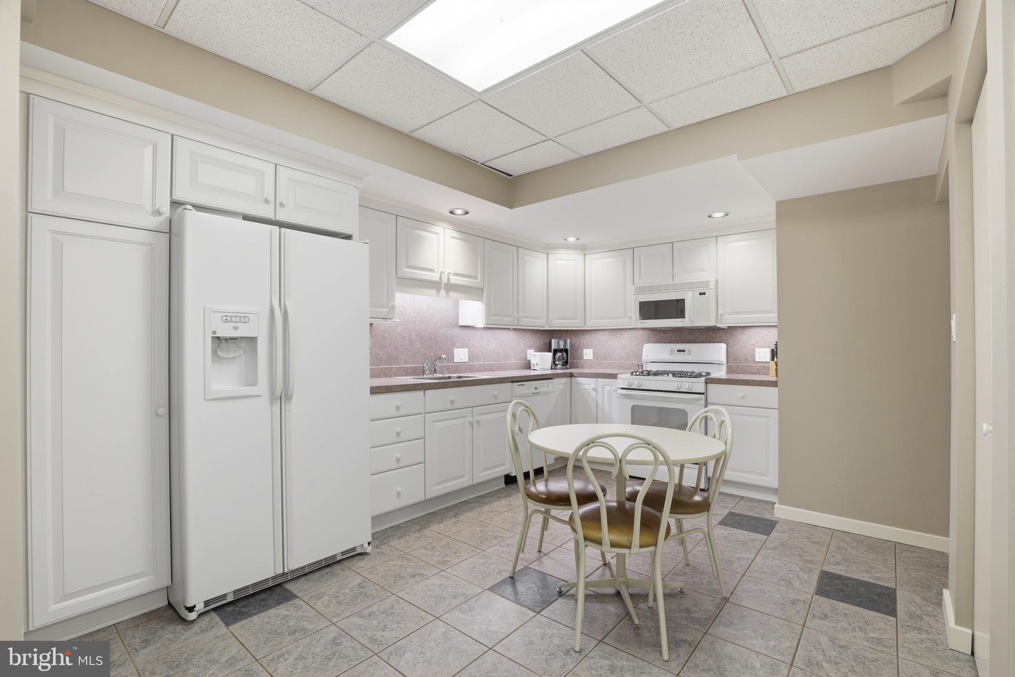 SPRING HILL ACRES - Residential