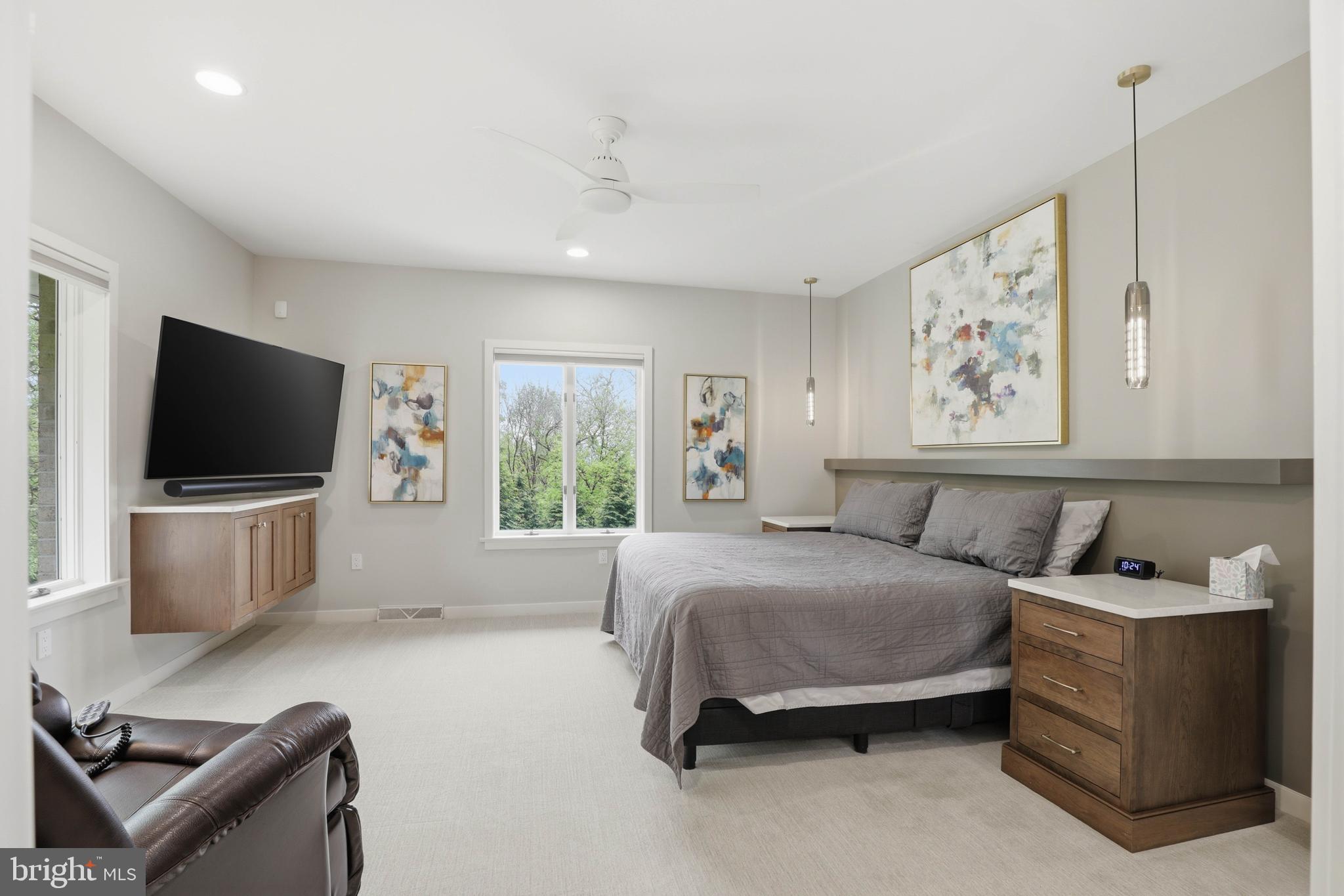 SPRING HILL ACRES - Residential