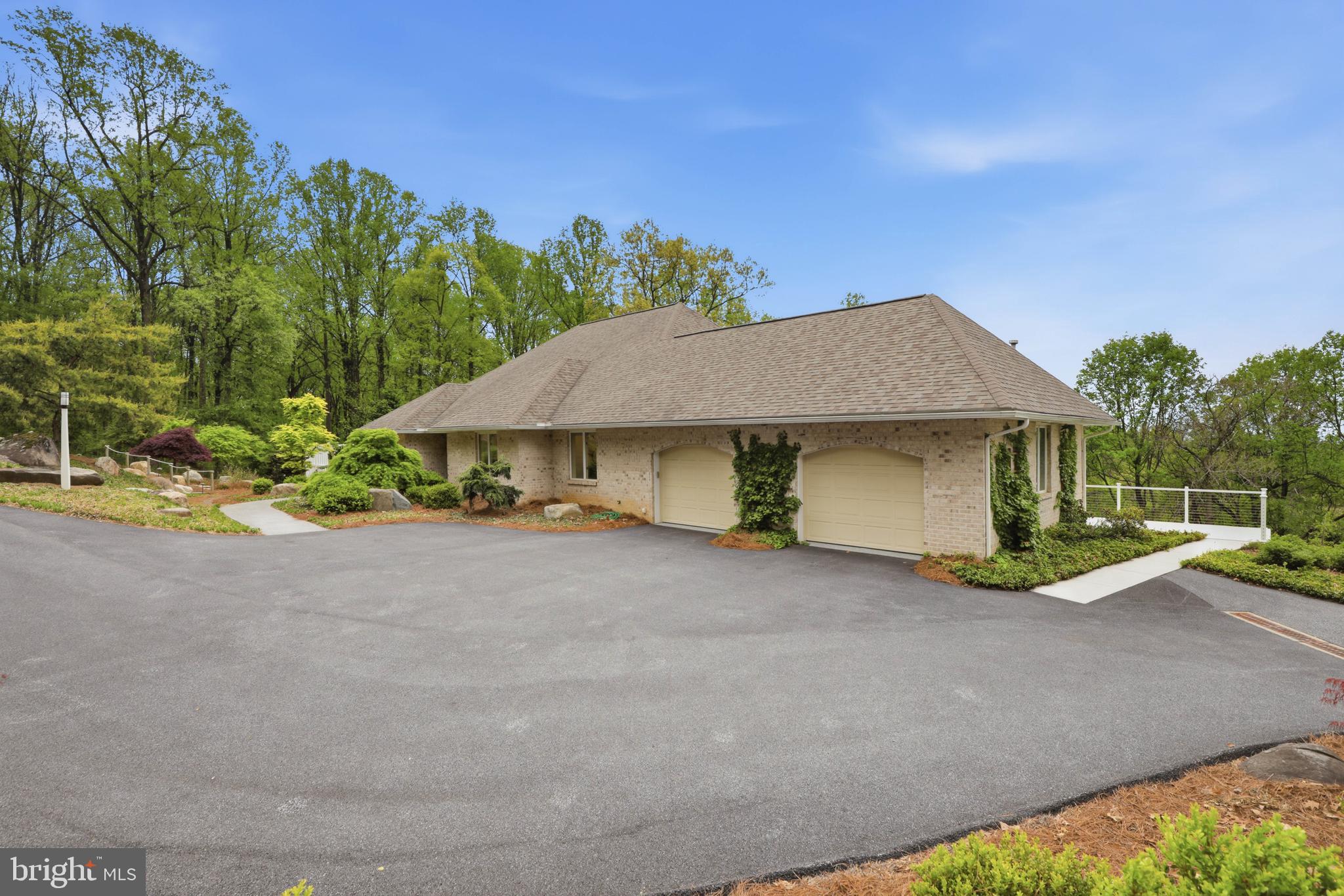 SPRING HILL ACRES - Residential