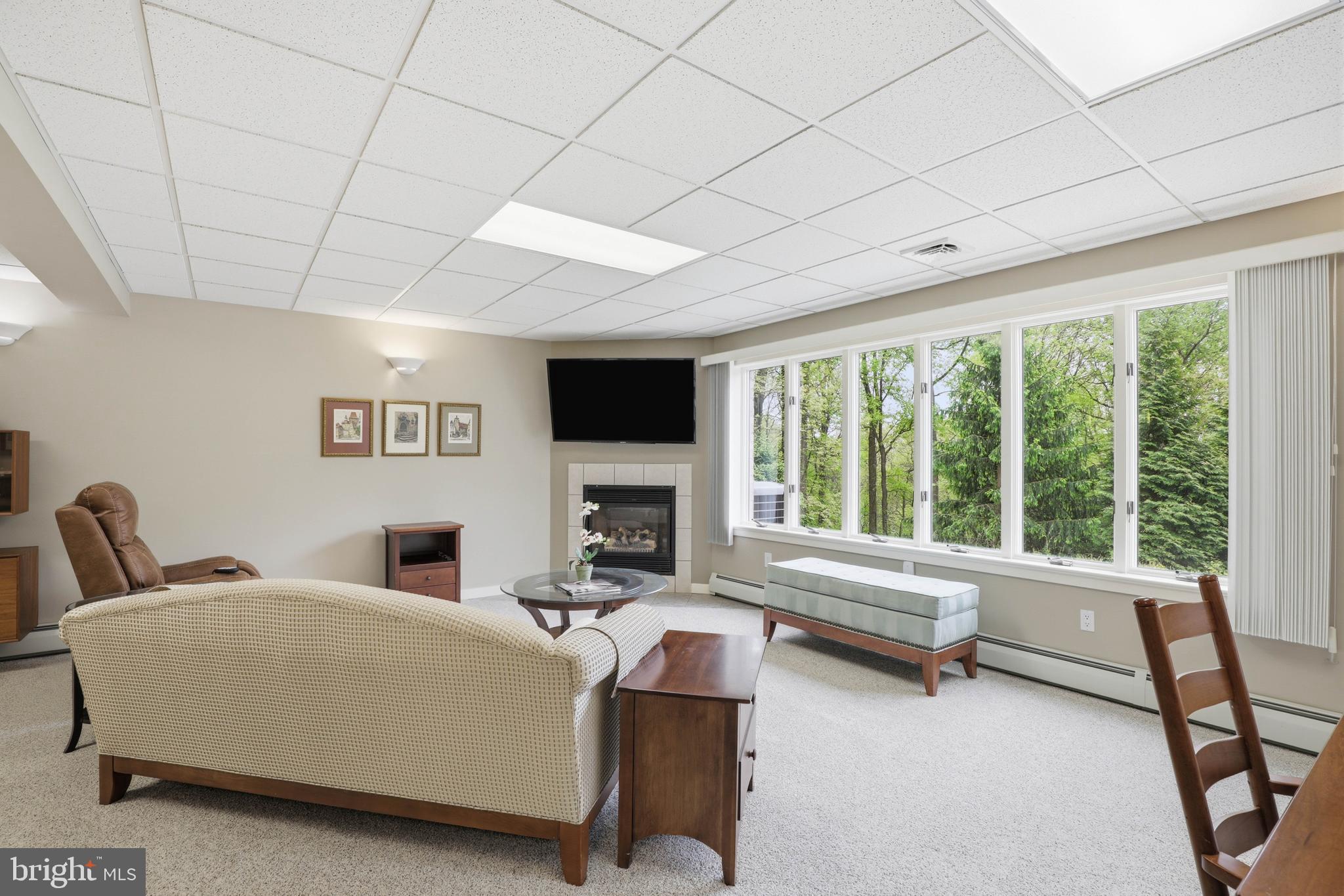 SPRING HILL ACRES - Residential