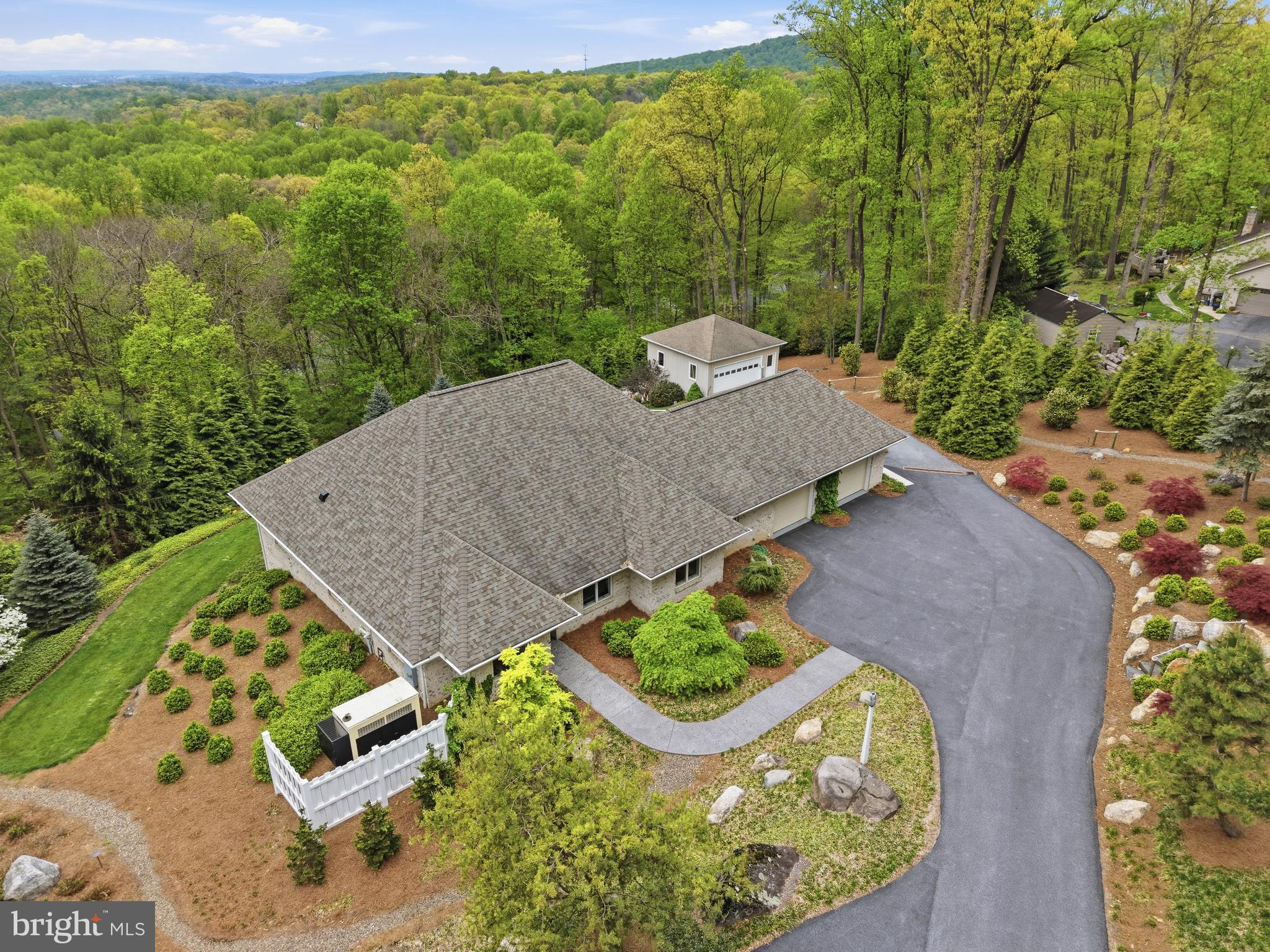 SPRING HILL ACRES - Residential