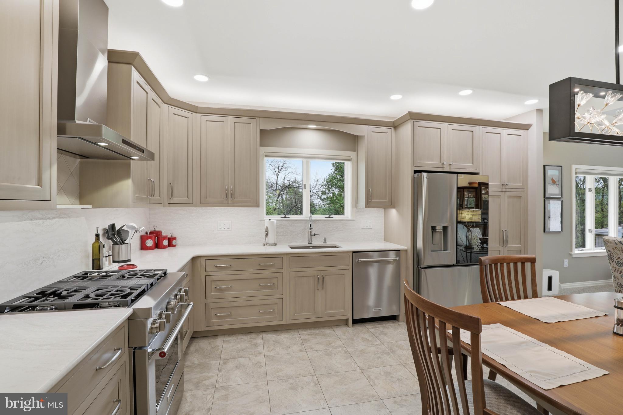 SPRING HILL ACRES - Residential