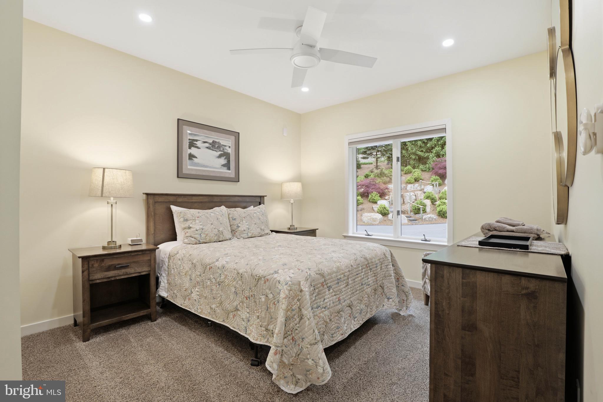 SPRING HILL ACRES - Residential
