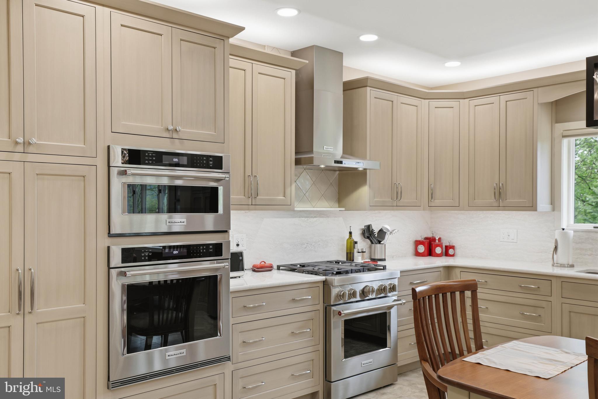 SPRING HILL ACRES - Residential