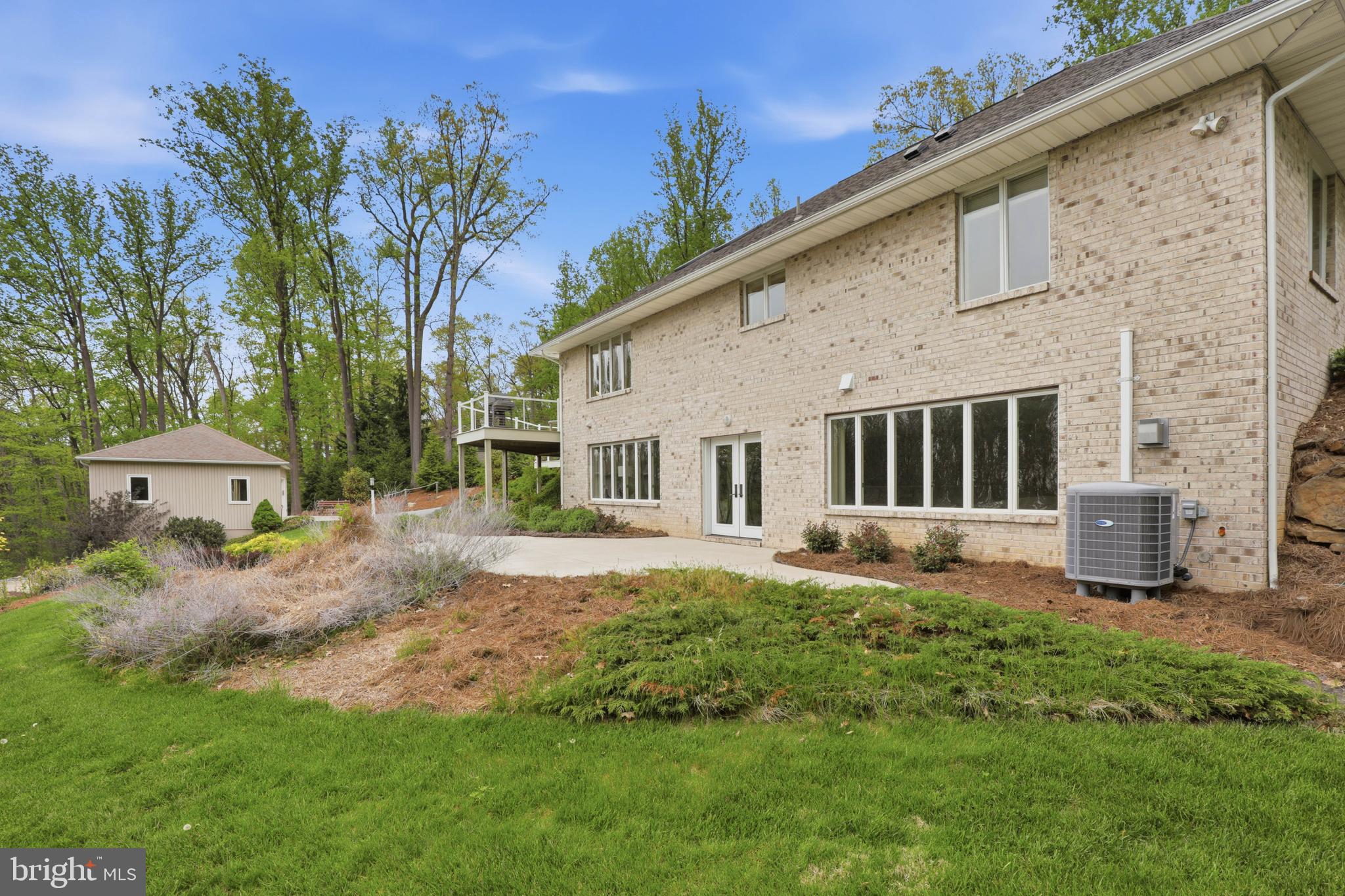 SPRING HILL ACRES - Residential