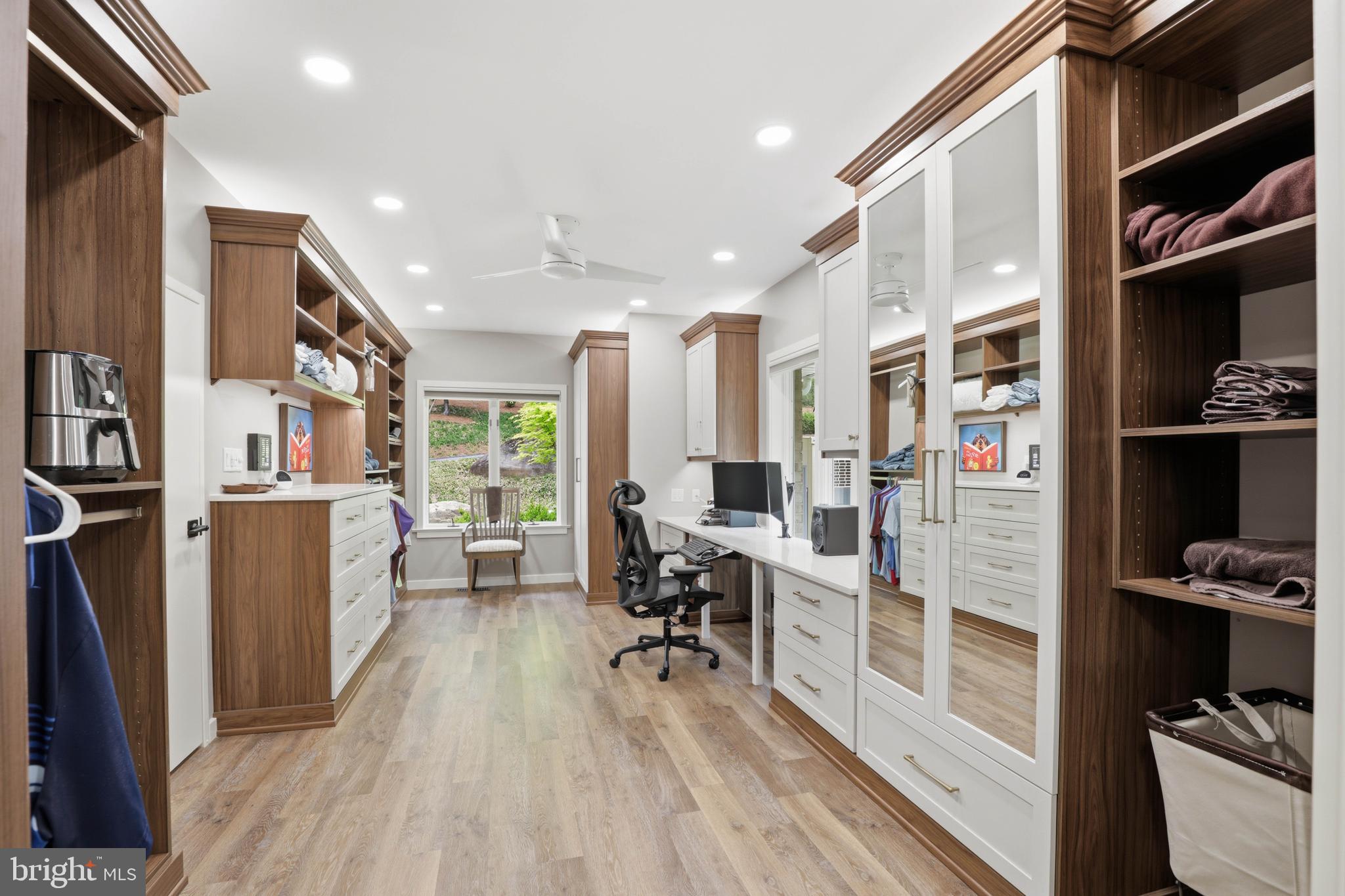 SPRING HILL ACRES - Residential