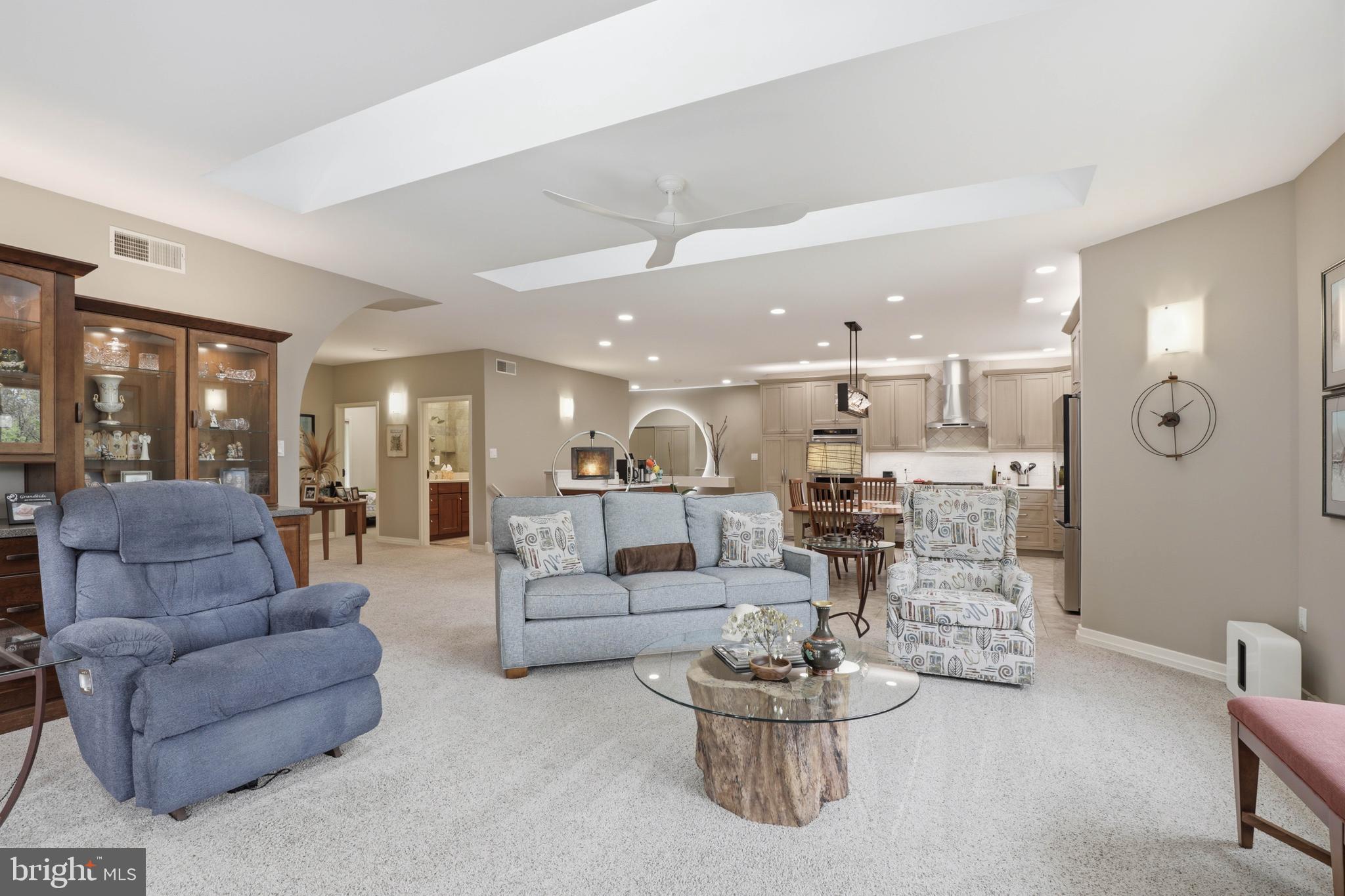 SPRING HILL ACRES - Residential
