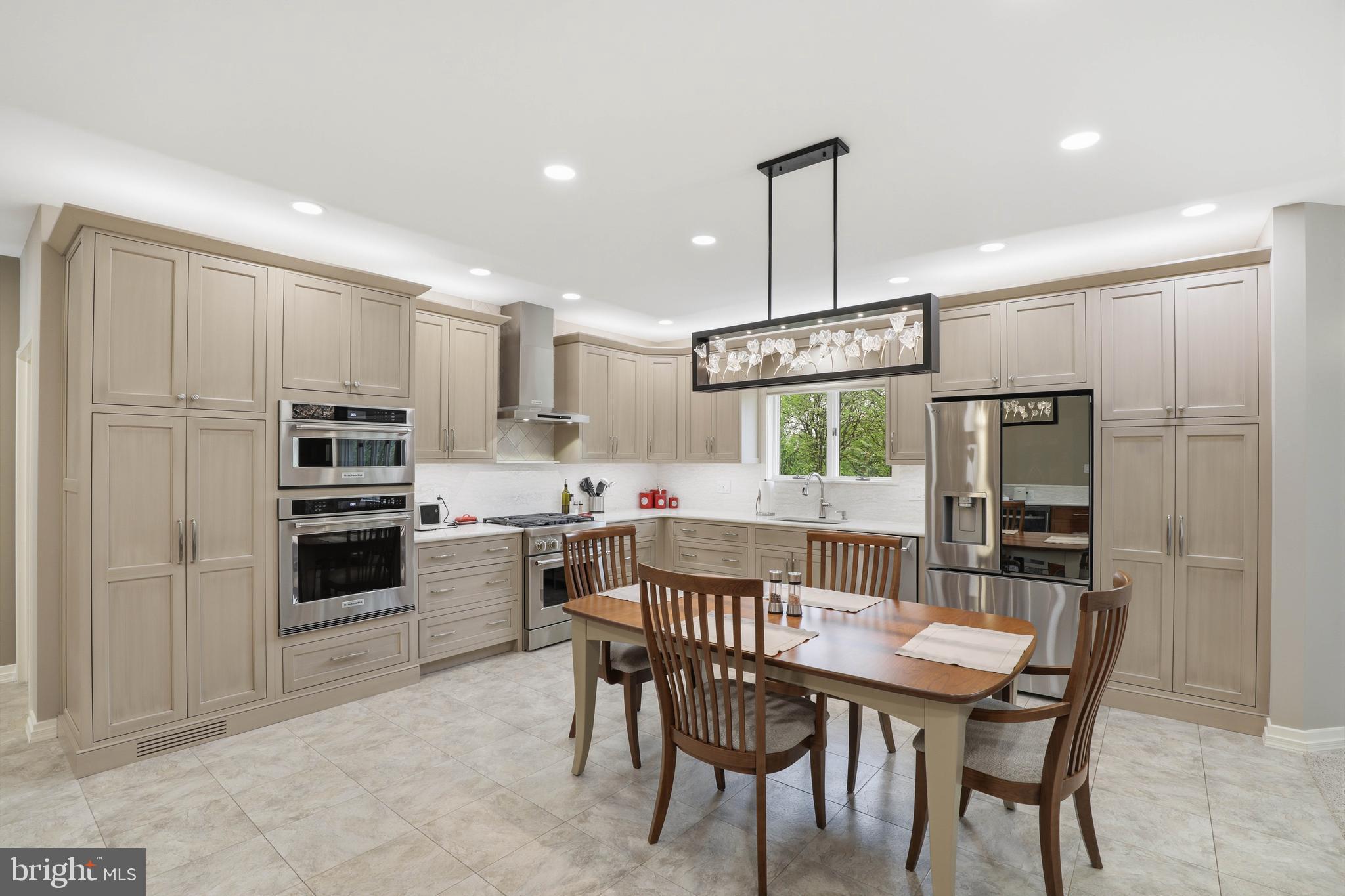 SPRING HILL ACRES - Residential