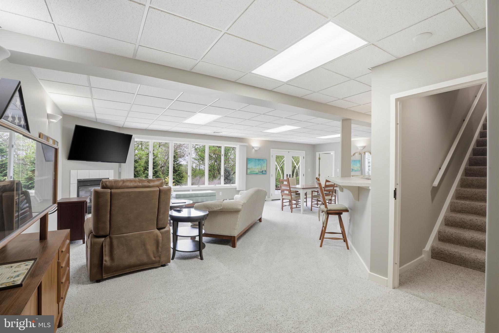 SPRING HILL ACRES - Residential