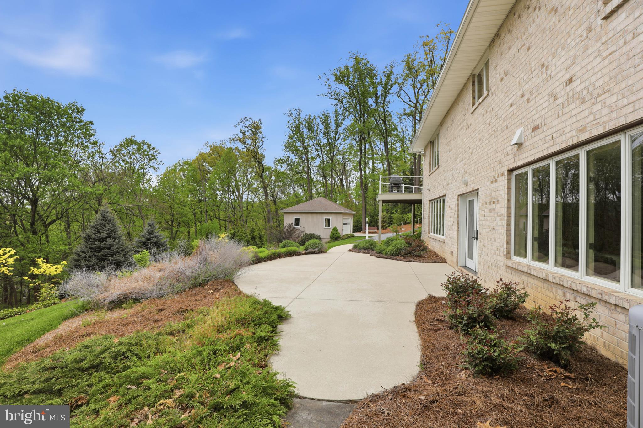 SPRING HILL ACRES - Residential