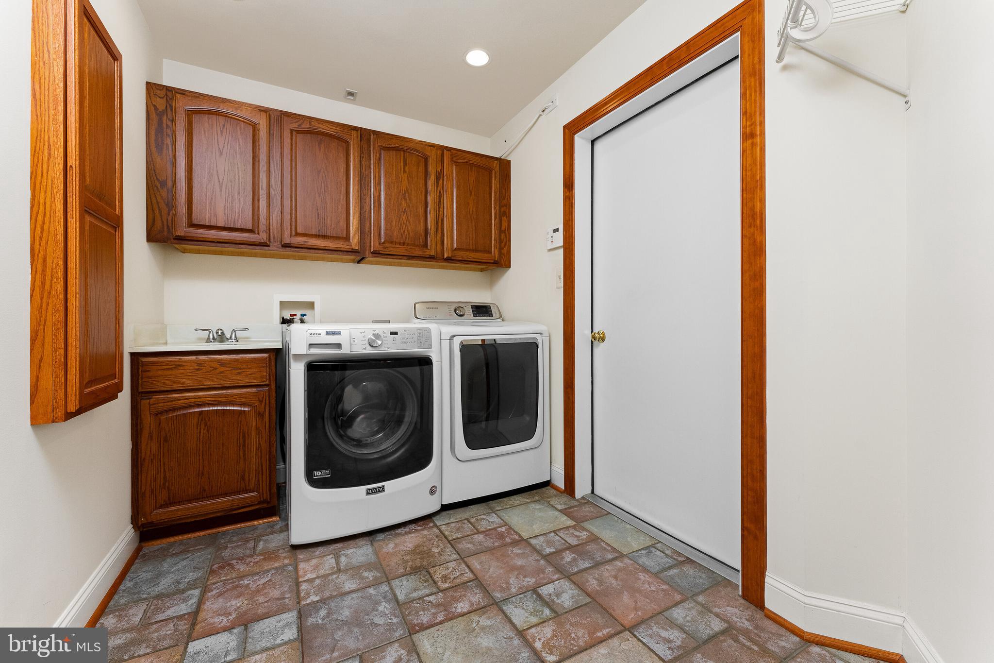 OCCOQUAN OAKS - Residential