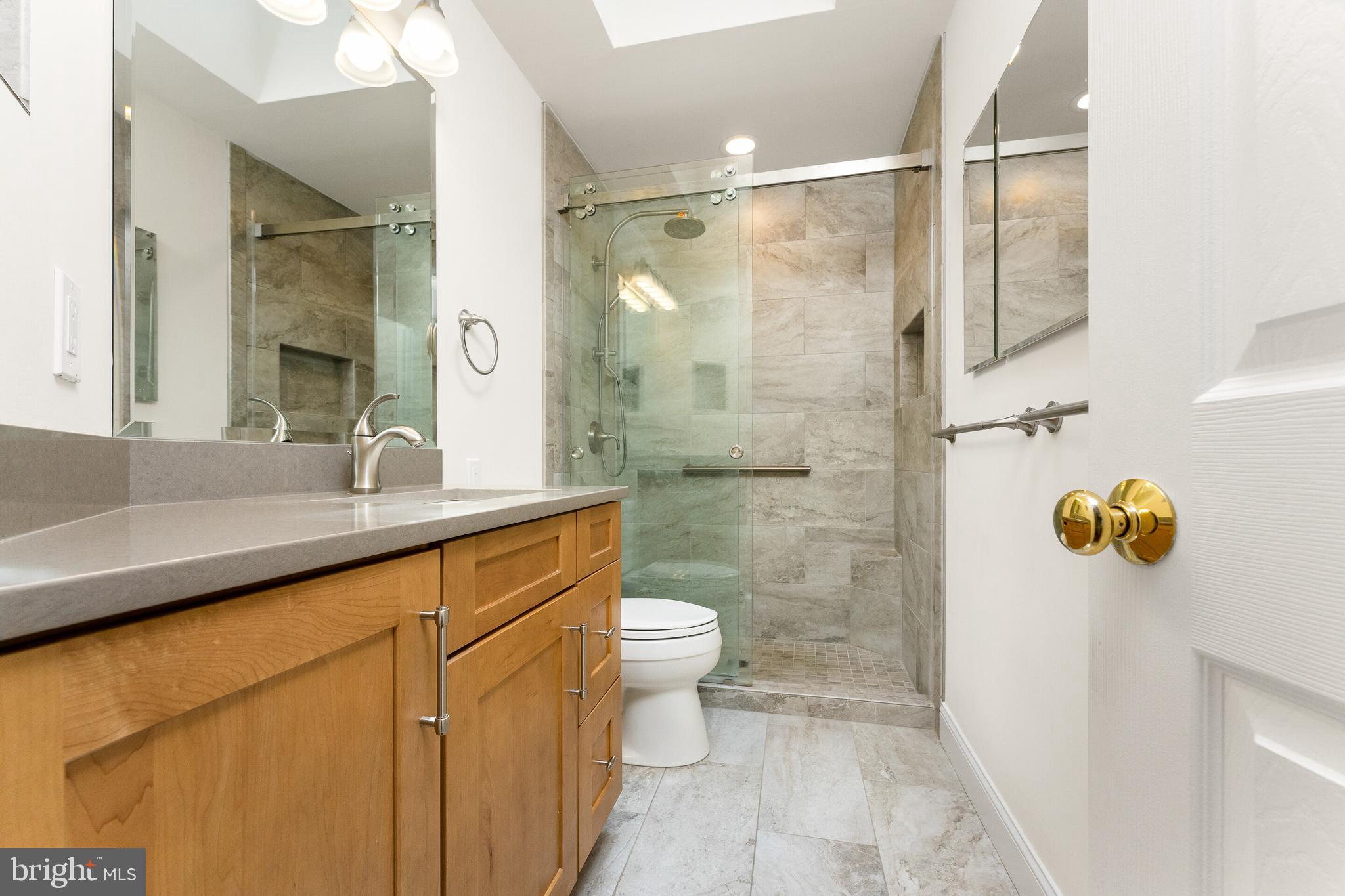 OCCOQUAN OAKS - Residential