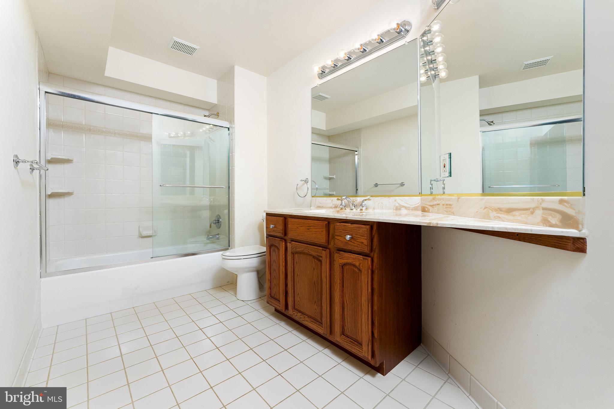 OCCOQUAN OAKS - Residential