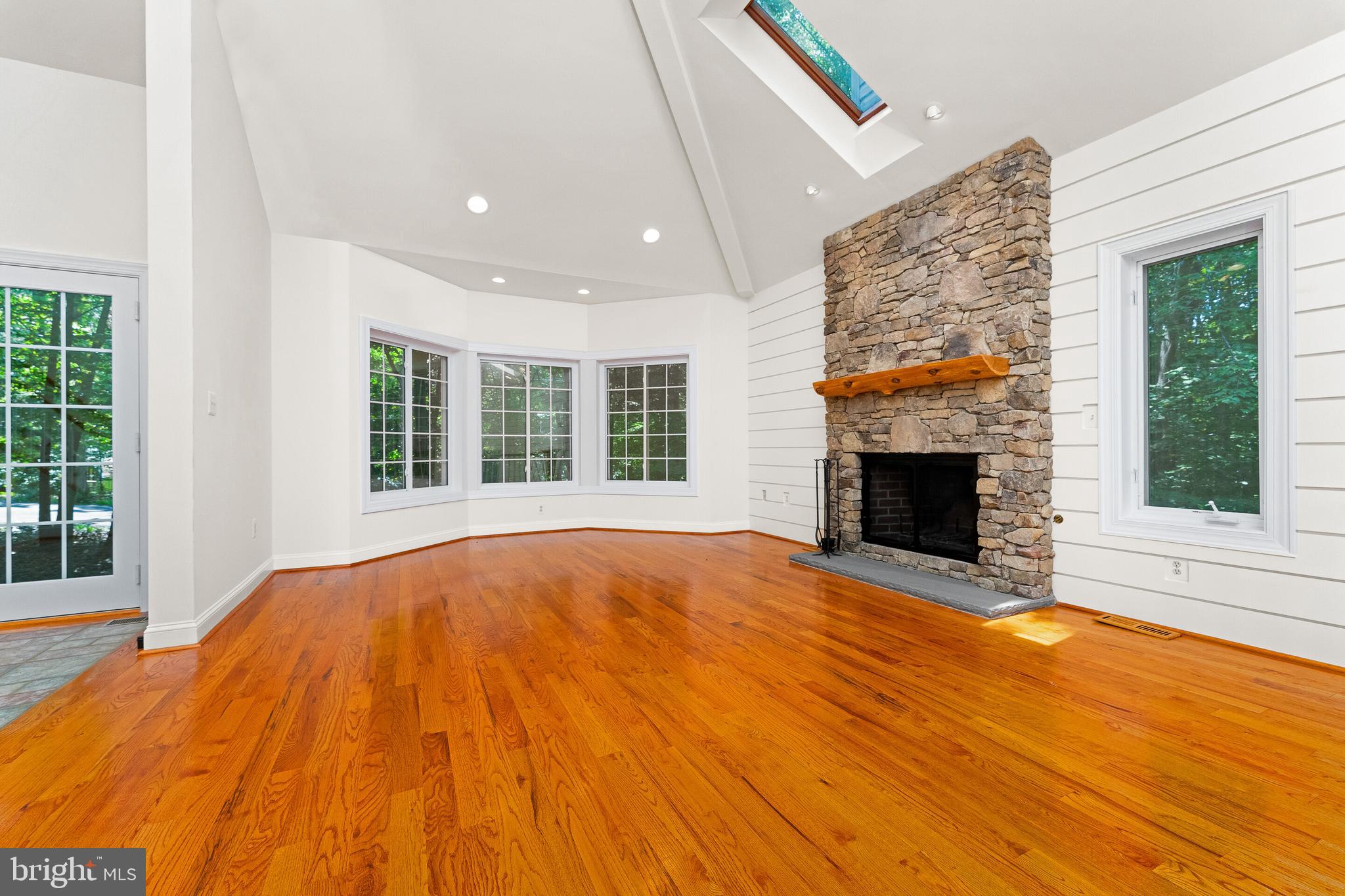 OCCOQUAN OAKS - Residential
