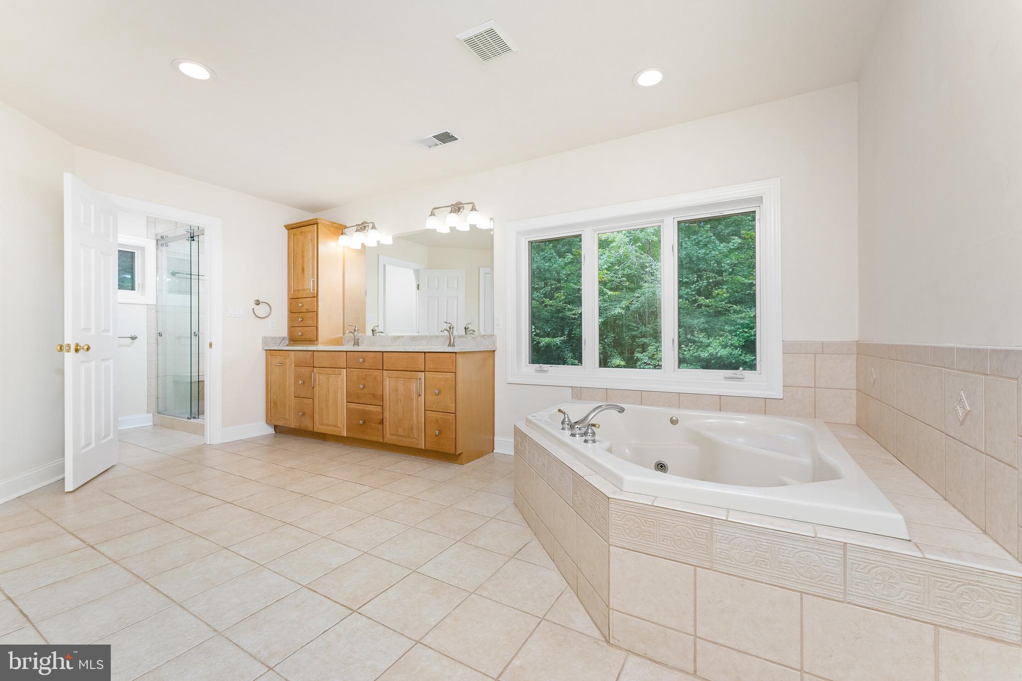 OCCOQUAN OAKS - Residential