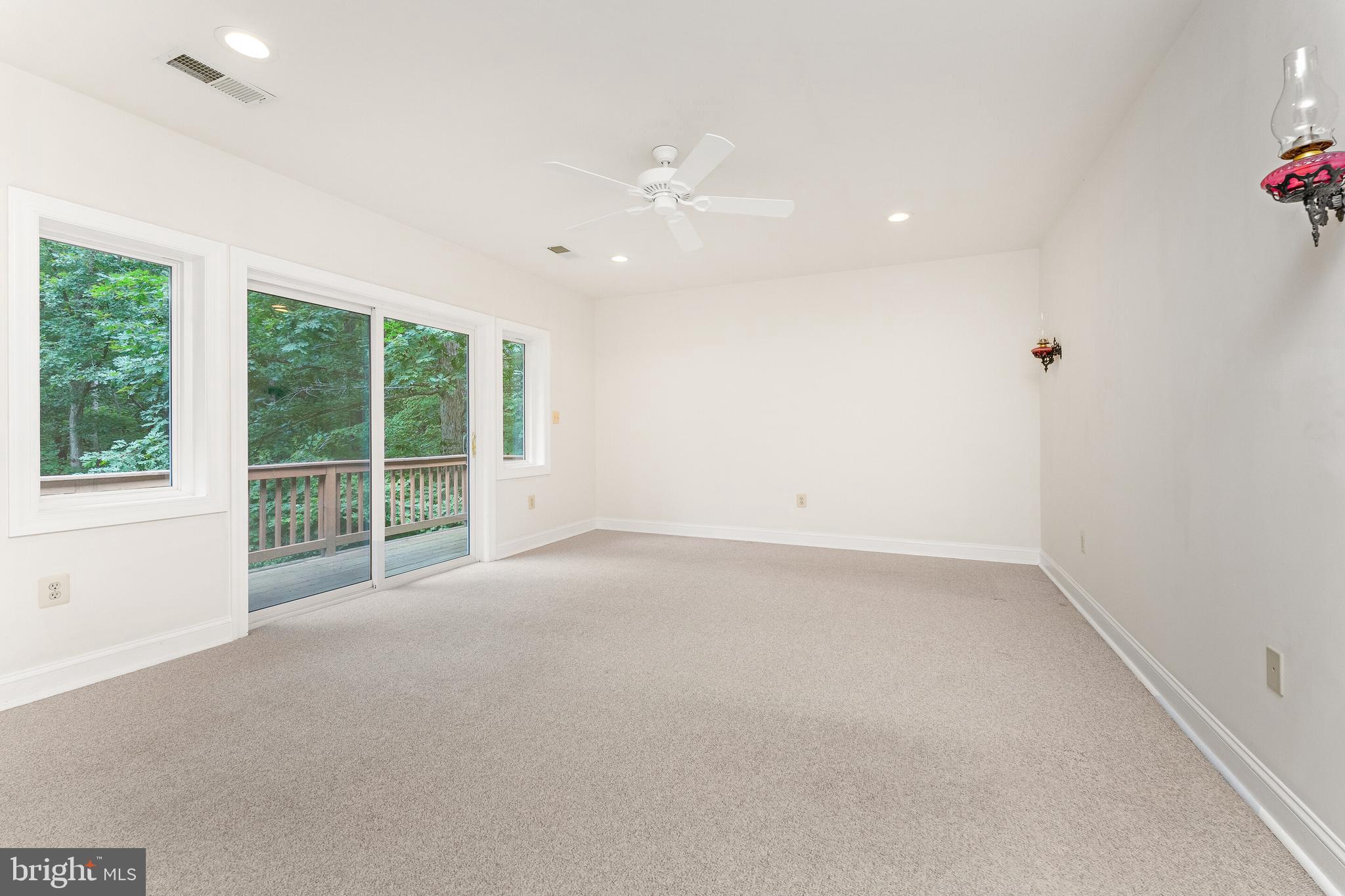 OCCOQUAN OAKS - Residential