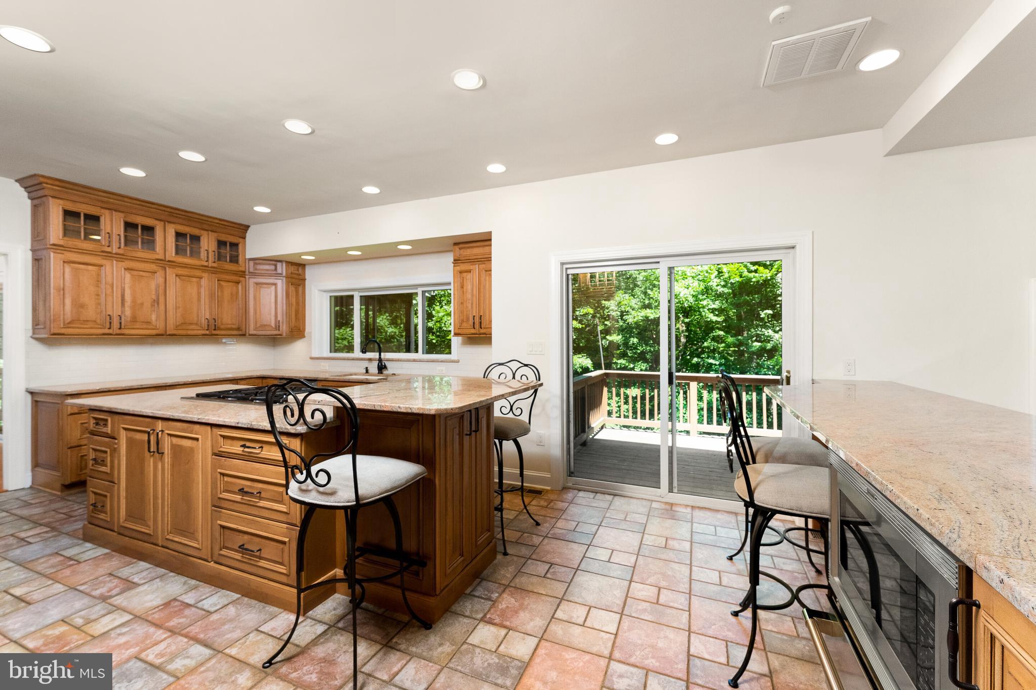 OCCOQUAN OAKS - Residential