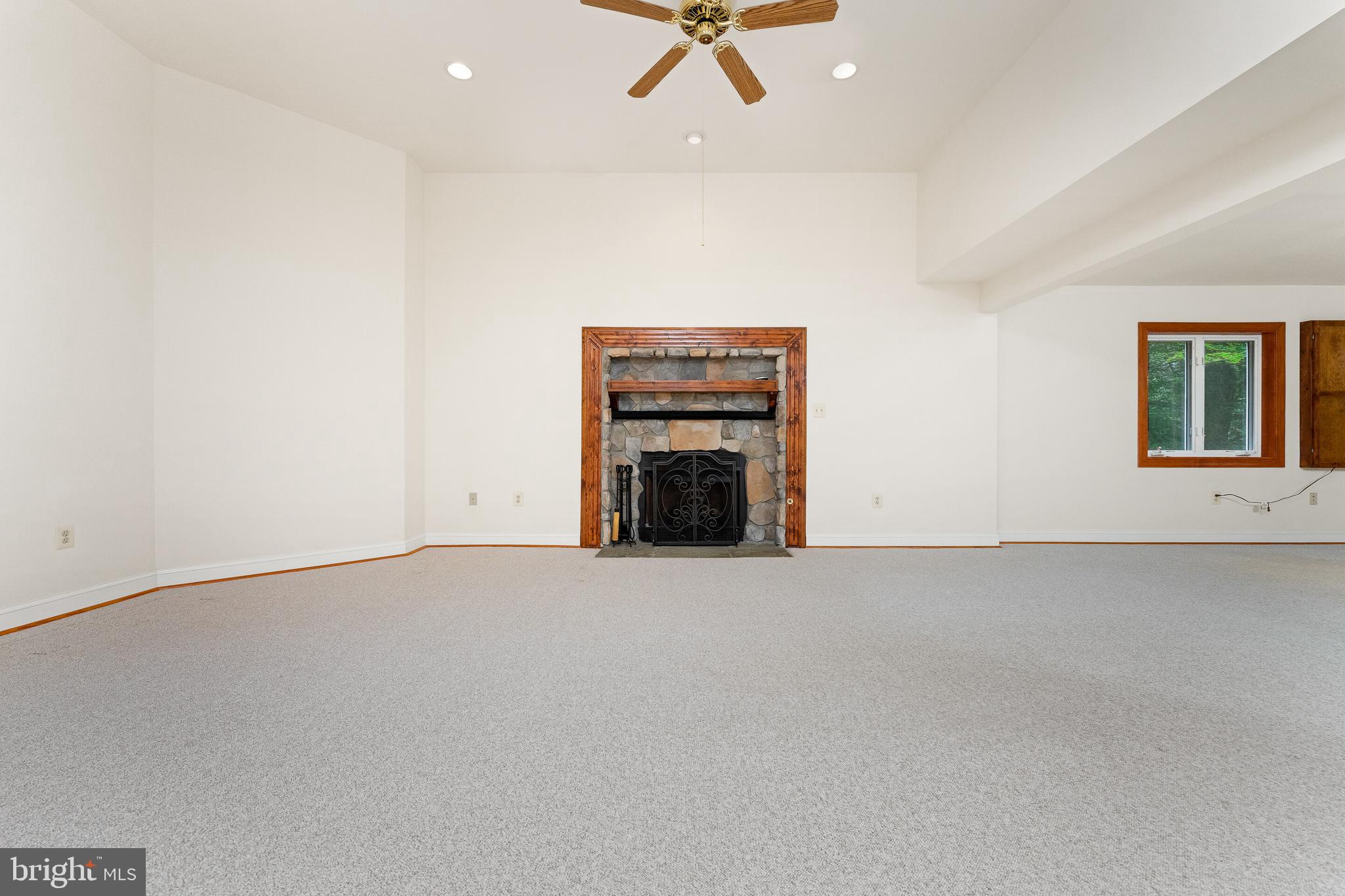 OCCOQUAN OAKS - Residential