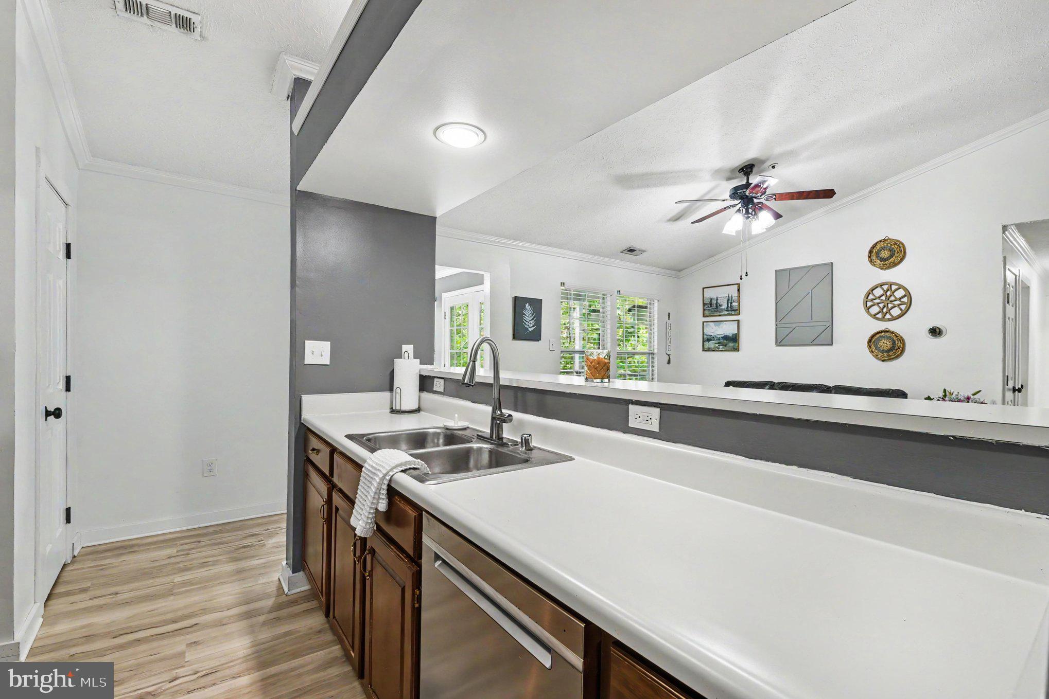 BRENTWOOD MANOR - Residential