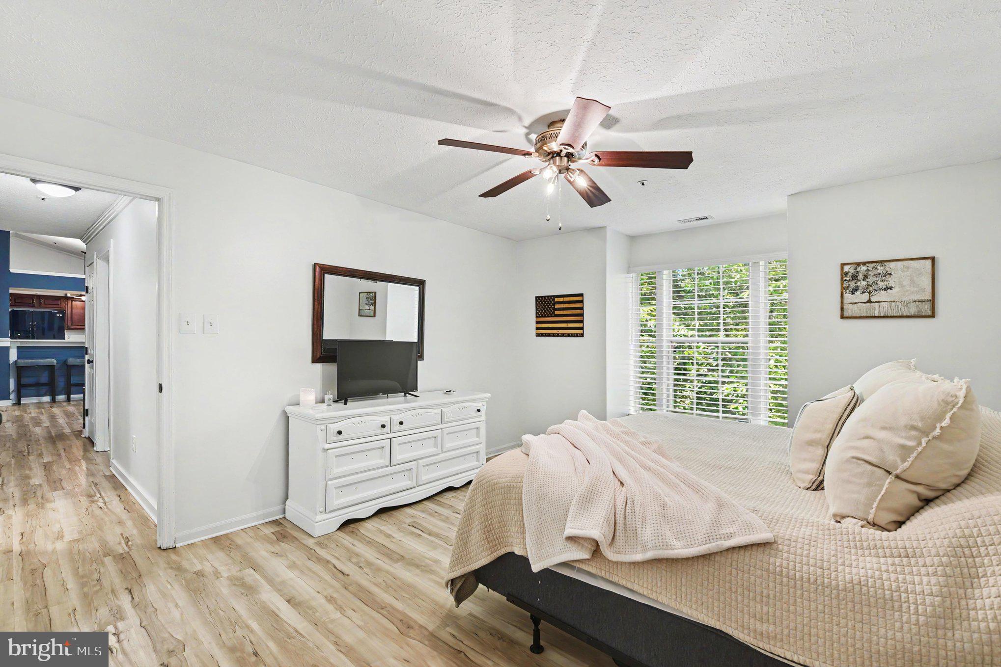 BRENTWOOD MANOR - Residential