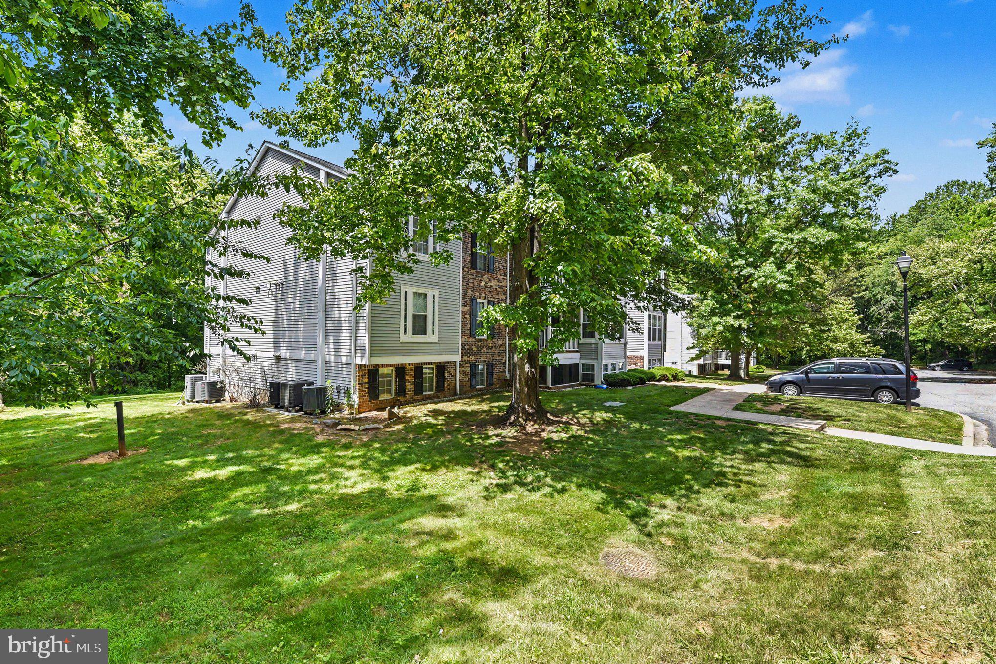 BRENTWOOD MANOR - Residential