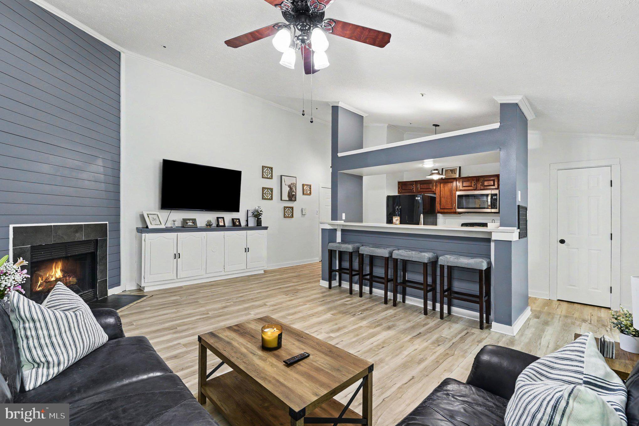 BRENTWOOD MANOR - Residential
