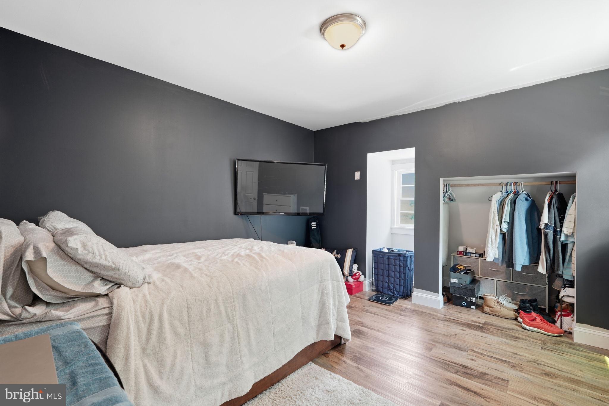 LAYTONSVILLE TOWN - Residential