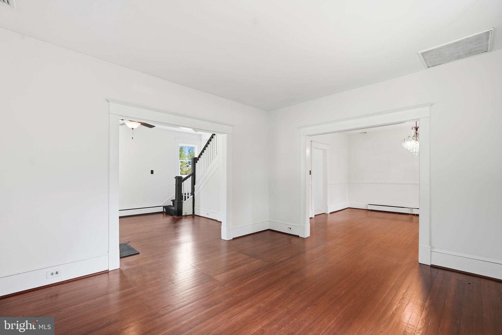 LAYTONSVILLE TOWN - Residential